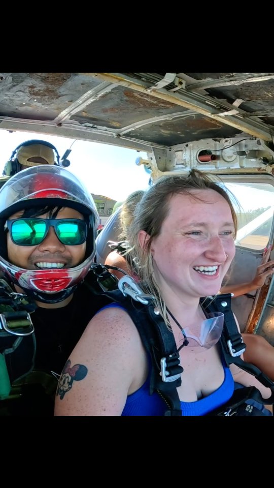 Freefalling over the Big Island with views you’ll never forget. 🌋🌈
Experience the thrill of a lifetime with Big Island Gravity — Hawaii’s most epic tandem skydiving adventure.
📍 Upolu Airport, Hawi
🌴 Open daily (wind permitting)
🎥 Video packages available
👉 Tag someone you’d jump with!
#skydiving #hawaii #gopro #inspiration #adventure #adrenaline #instagram