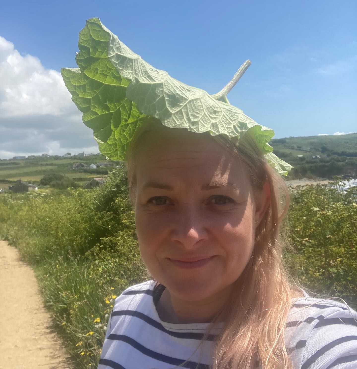 The multifaceted burdock!!
Arctium lappa is always a joyful find in my eyes… burdock is a biennial, which means it has a two year life cycle - in the first year it produces leaves and the root is tender enough to harvest in the autumn/winter (IF you have the landowner’s permission), and in the second year it produces a flower spike which can be peeled and eaten raw, or boiled and eaten like asparagus. The flowering stem can be quite bitter, especially if picked when it’s producing flowers so try and pick early, but boiling also helps reduce bitterness.
The genus ‘Arctium’ comes from the Greek word ‘arktos’ meaning means bear. It’s old common name, ‘bear dock’ was eventually corrupted into ‘burdock’.
The roots are a source of inulin which aids digestion and can potentially help stabilise blood sugar, it’s full of antioxidants, the seeds can be sprouted like alfalfa (but I haven’t had any success yet!)… oh and it makes a good sun hat!
If you didn’t know, this is the plant which I named my series of foraging books after - Never Mind the Burdocks! Have you got your summer copy at the ready? If not, pop over to my website www.nevermindtheburdocks.co.uk and order a copy, and check out future dates for walks, supper clubs, talks, etc.
#foraged #forage #foragers #burdocks #arctium #arctiumlappa #summer #eatwild #eatyourgreens #cornwall #plants #nevermindtheburdocks #books