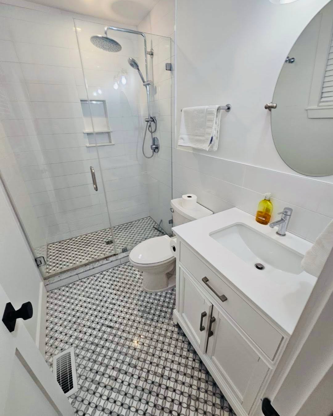 All is clean & dandy at this Downtown multi-family building! #CommercialCleaning #BestCleaners ❤️🧹😀🧽🧼