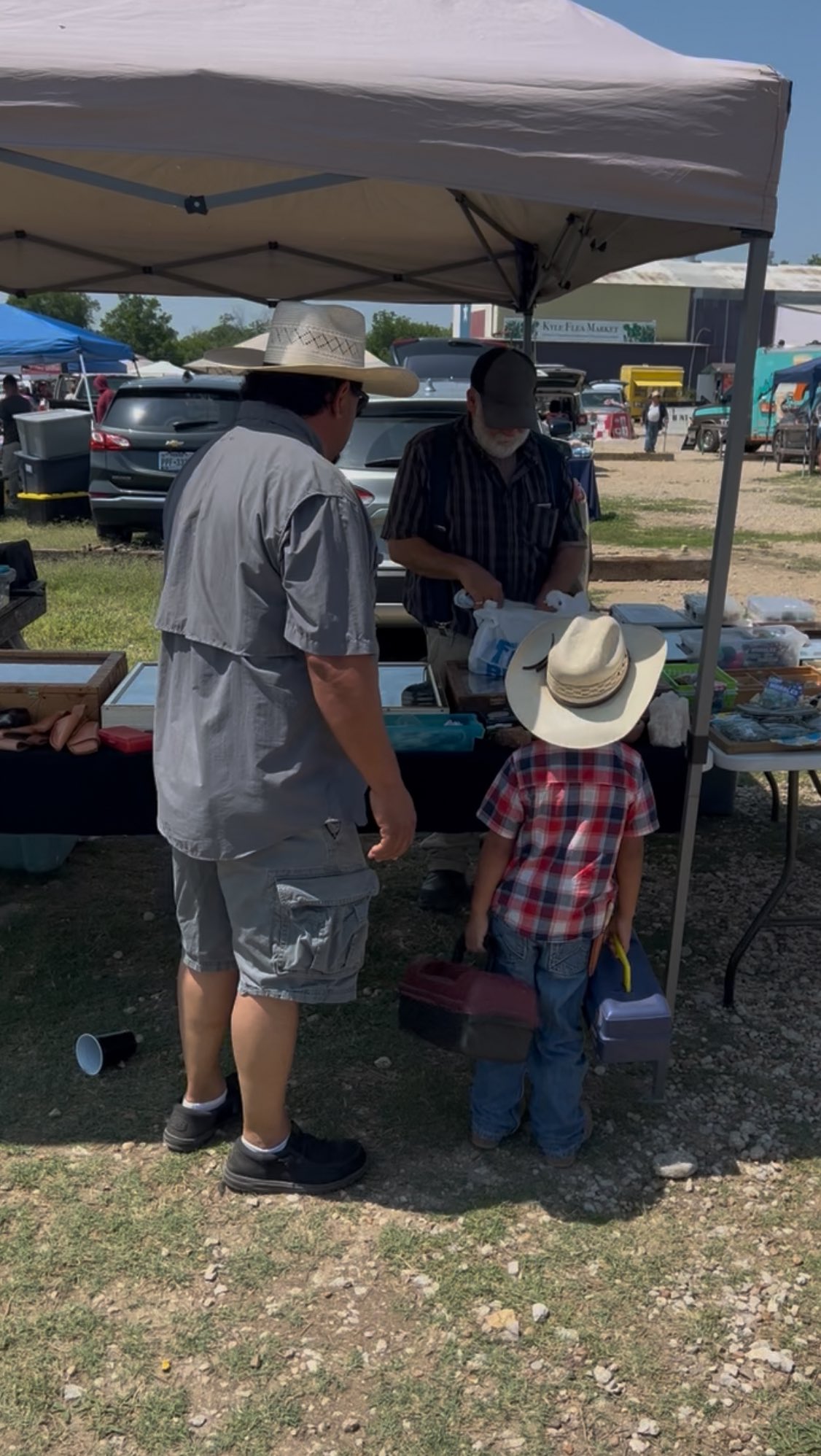 No tea. All Shade. While some of our indoor vendors have ac units and fans, this is a Flea Market, y’all! Pack an umbrella, grab a paleta and come party. #fleamarket #iykyk #notea