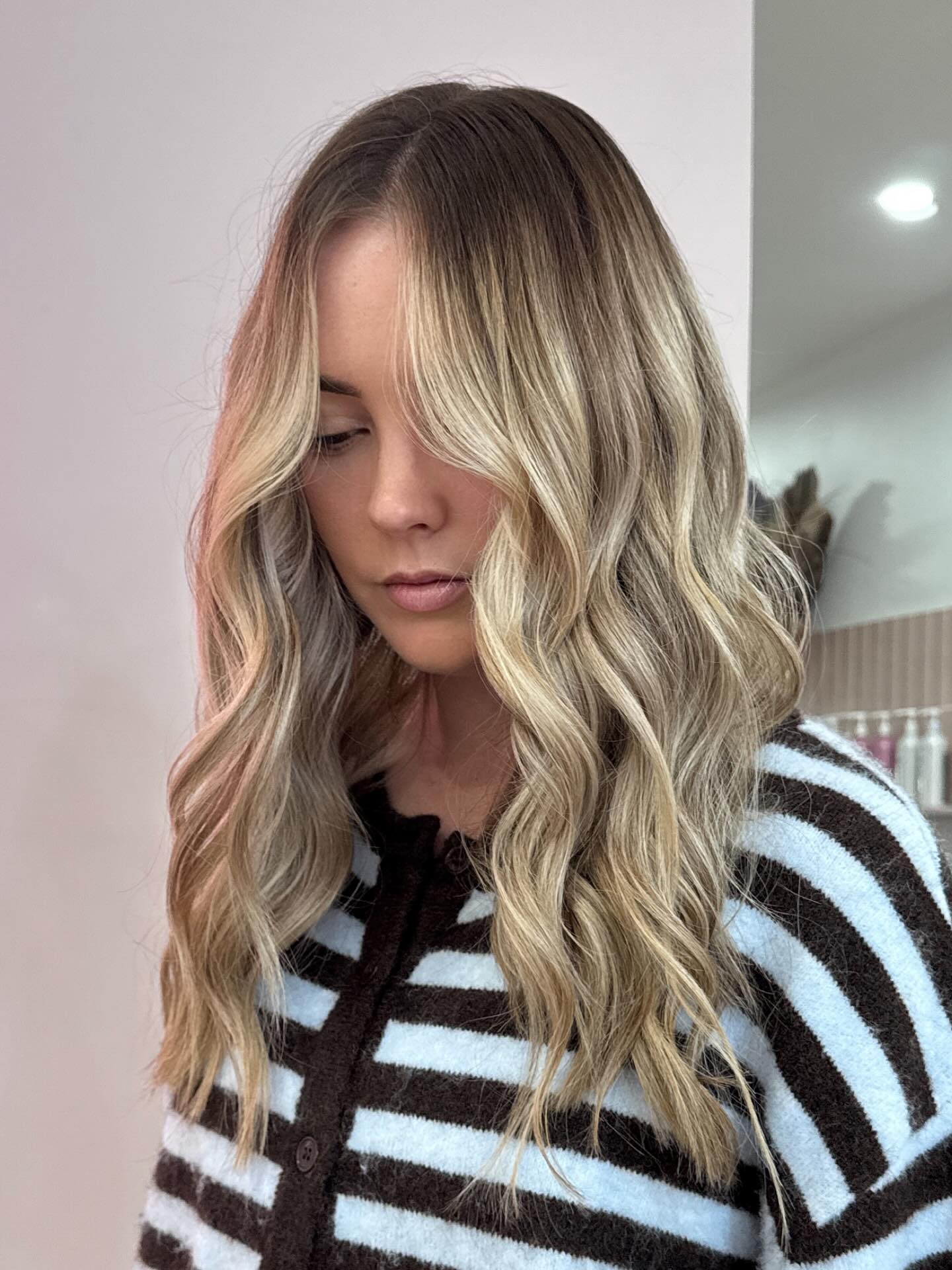 Weekend blowout 💨
ft @the_mini_sausage_daisy_