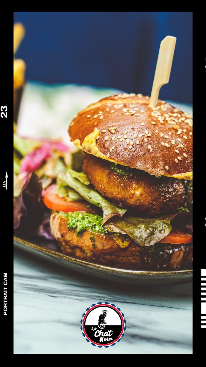 🍴 NOUVELLE CARTE, NOUVELLE SAISON, MÊME PLAISIR ! ☀️📸
On a mitraillé la carte parce qu’elle est (trop) belle — et surtout parce qu’elle est (très) bonne 👀💥
Des assiettes pleines de couleurs, des cocktails qui donnent soif rien qu’à les regarder, et toujours cette vibe en terrasse qu’on adore.
🌿 Frais, créatif, un peu audacieux... tout ce qu’on aime manger et boire maintenant !
📍Dispo dès maintenant au Chat Noir
📸 Et oui, c’est aussi bon que ça en a l’air !
#nouvellecarte #lechatnoir #cousincafes #parismaville #foodstagram #cocktails #bistroparisien #terrasseparisienne #instafood #carteété #baravins #parisfoodie