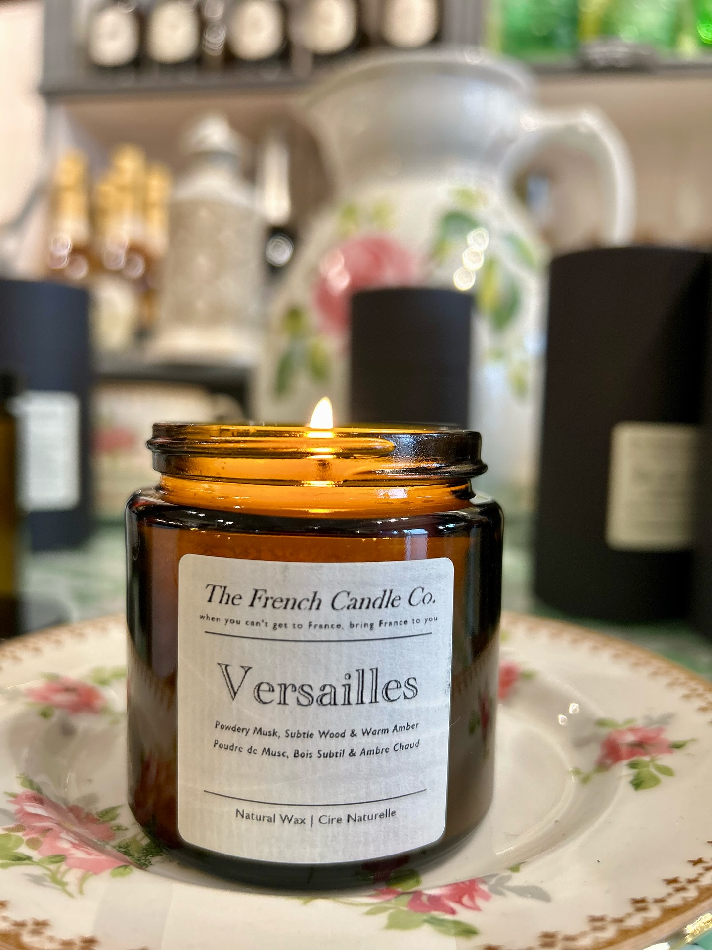 This Friday morning, Chic et tralala with beautiful new additions:
light quilts, colourful cushions and a new range of French candles. “Versailles” (my favourite!) Pop in and tell us what you think. #frenchcandles #quilts #floralcushions #linencushions #coloursofsummer #summervibes #gardenaccessories #diningalfresco #welcominghome