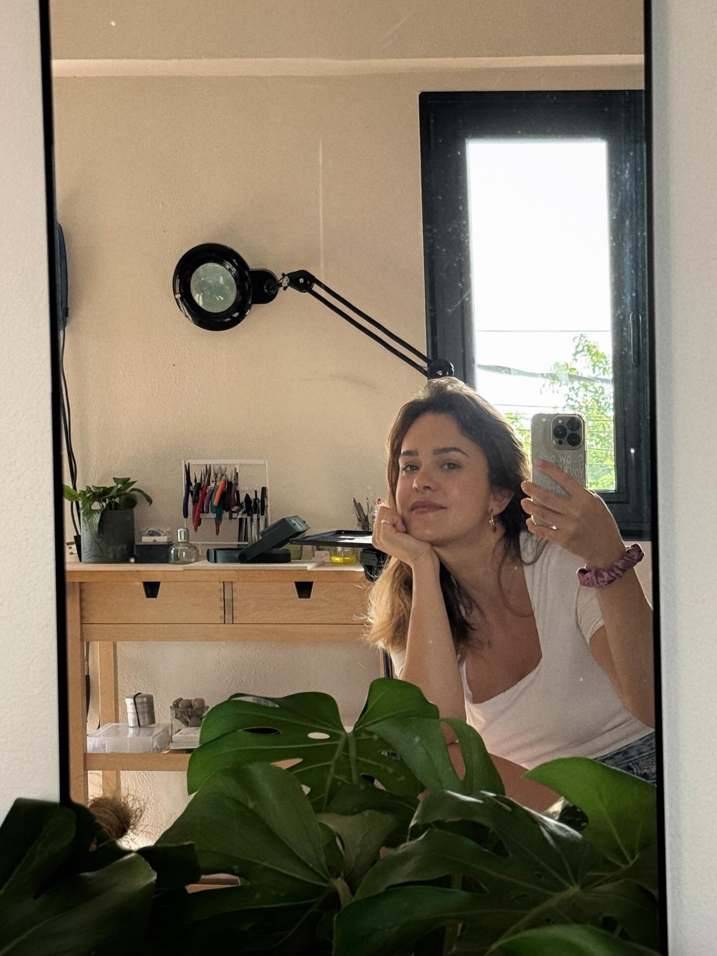 Lola🏺If someone would make a portrait of me, it should be at my workbench. While my hands are moving so my head goes quiet. While I am trying to capture softness and rawness in my art, while I struggling to hold it in other parts. Just me, shaping something small and innocent into this world, because out there it's often too loud, too fast, too polished. But at my workbench, everything about me makes sense.