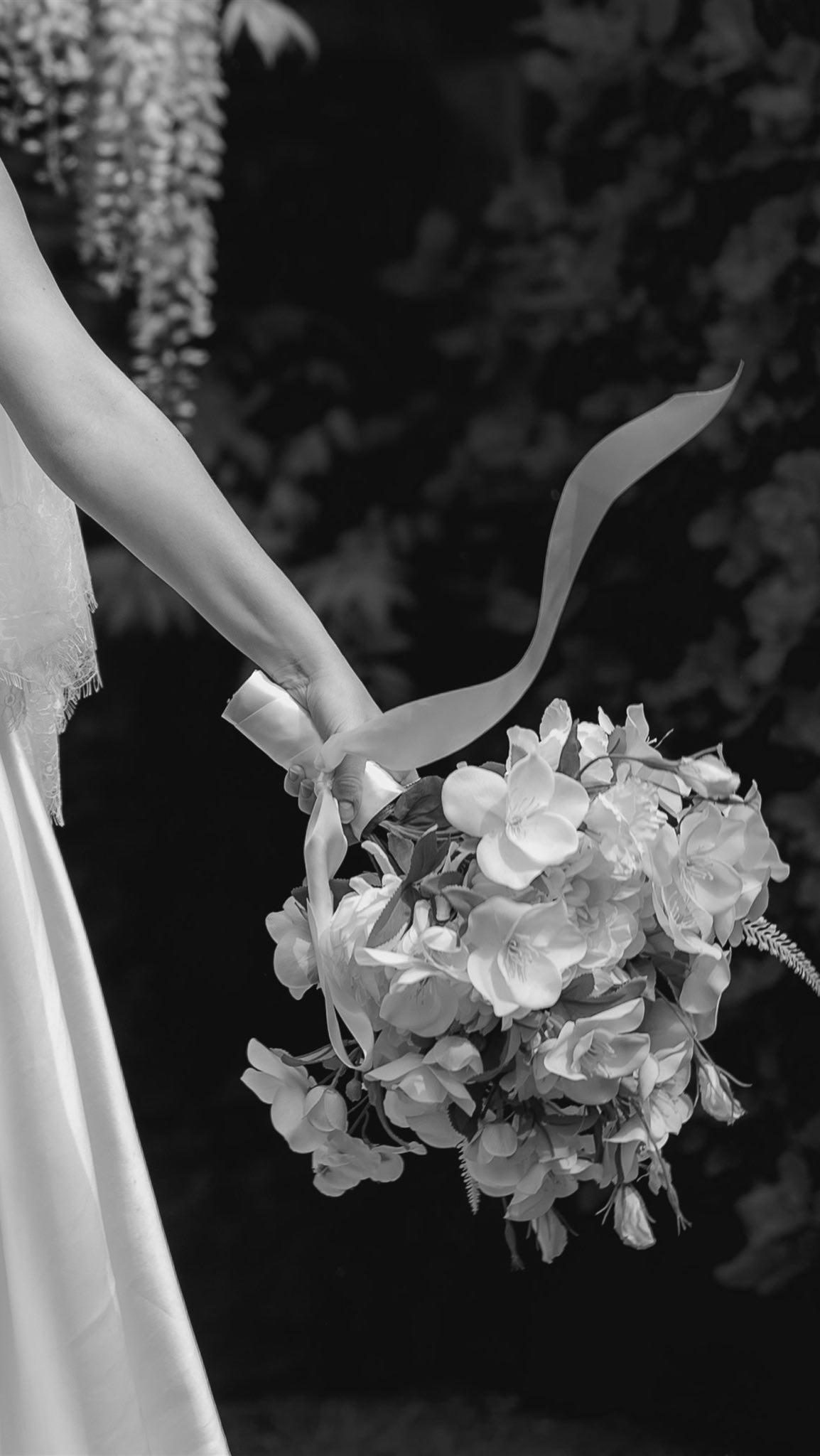 Robin & Sienna ✨
The most amazing shoot at @tylneyhallhotel with it immaculate grounds and the dream team working their magic.
//
VENUE - @tylneyhallhotel
CONCEPT - @krcreatives
PHOTOGRAPHER - @amydianaphotography
CONTENT CREATOR - @kr_contentcreations
FLORIST - @simplyelegantfloralsuk
STATIONERY - @krcreatives
CAKE - @cremedelagem_cakes
PREMIUM MOBILE BAR - @nearandfarmobilebar
BRIDAL WEAR - @thefarnhamboutiquebridal
DRESS & VEIL - @madewithlove
HEADWEAR & EARRINGS - @victoriaharperbridal
MODELS - @mr.mrsknowles
HAIR AND MAKE UP ARTIST - @bridalbyizzywallis
PROPS & STYLING - @surreyweddingcompany
TABLE AND GLASSWARE - @ab_event_hire
EMBROIDERY NAPKINS - @theembroiderednapkincompany
CELEBRANT - @coletteashbycelebrant
CLASSIC CAR - @christophersweddingcars
CONFETTI - @confetticlublondon
HARPIST - @dotplaysharp
#LuxuryWedding #LuxuryWeddingVenue #WEDDINGPHOTOGRAPHY #LuxuryWeddingPhotography #Bride #Groom #Cocktails #Stationery #Elegant #ElegantWeddings #personaltouchcardetailing #RockMyWEDDING #WeddingStationery #Bouquet #WeddingFlowers #WEDDINGSupplier #BerkshireWEDDINGSupplier #weddings #HampshireWEDDINGSupplier