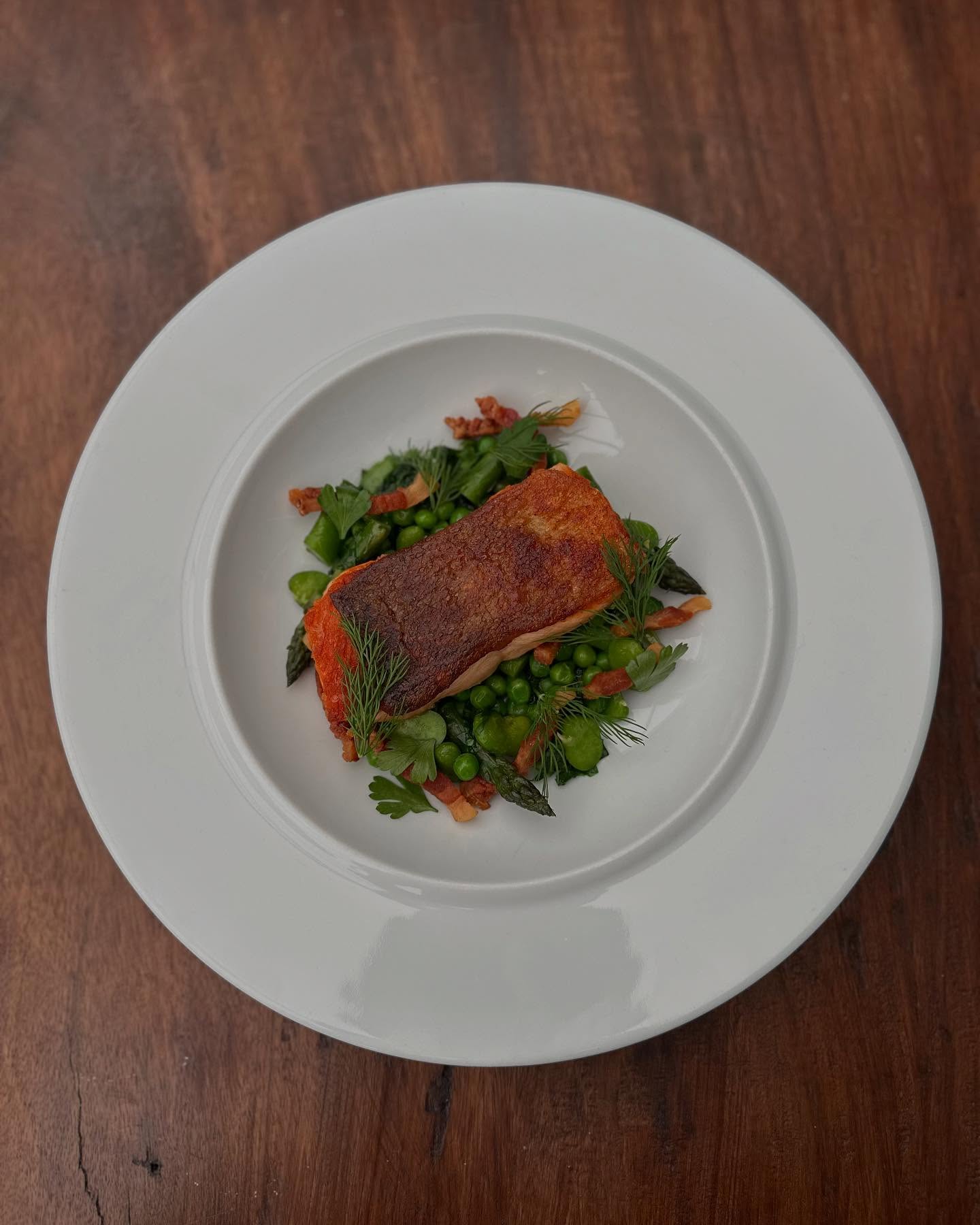 Chalk Stream Trout, guanciale, local vegetable fricassee with noily prat velouté
#southcambridgeshire #village #thepearandolive #restaurant #trout #spring #vegetables #herbs #chef #food #flourishproduce