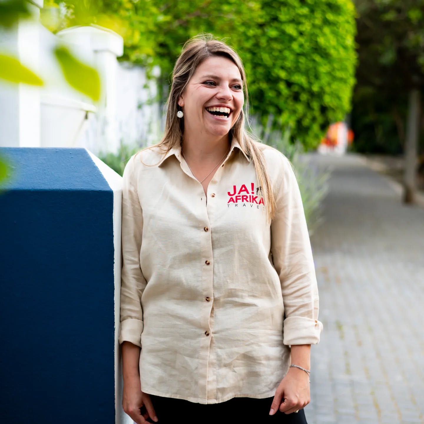 Welkom bij Lesje Afrikaans van Yara!
Hier leer je een leuk, grappig of typisch Zuid-Afrikaans woord.
Vandaag beginnen we met:
‘Lekker’ – een alleskunner! Lekker eten, lekker weer, lekker mens.
Gebruik jij het al?”
#LesjeAfrikaans #YaraLeertJeAfrikaans #JaAfrikaTravel #TaalVanAfrika #ZuidAfrikaLekker