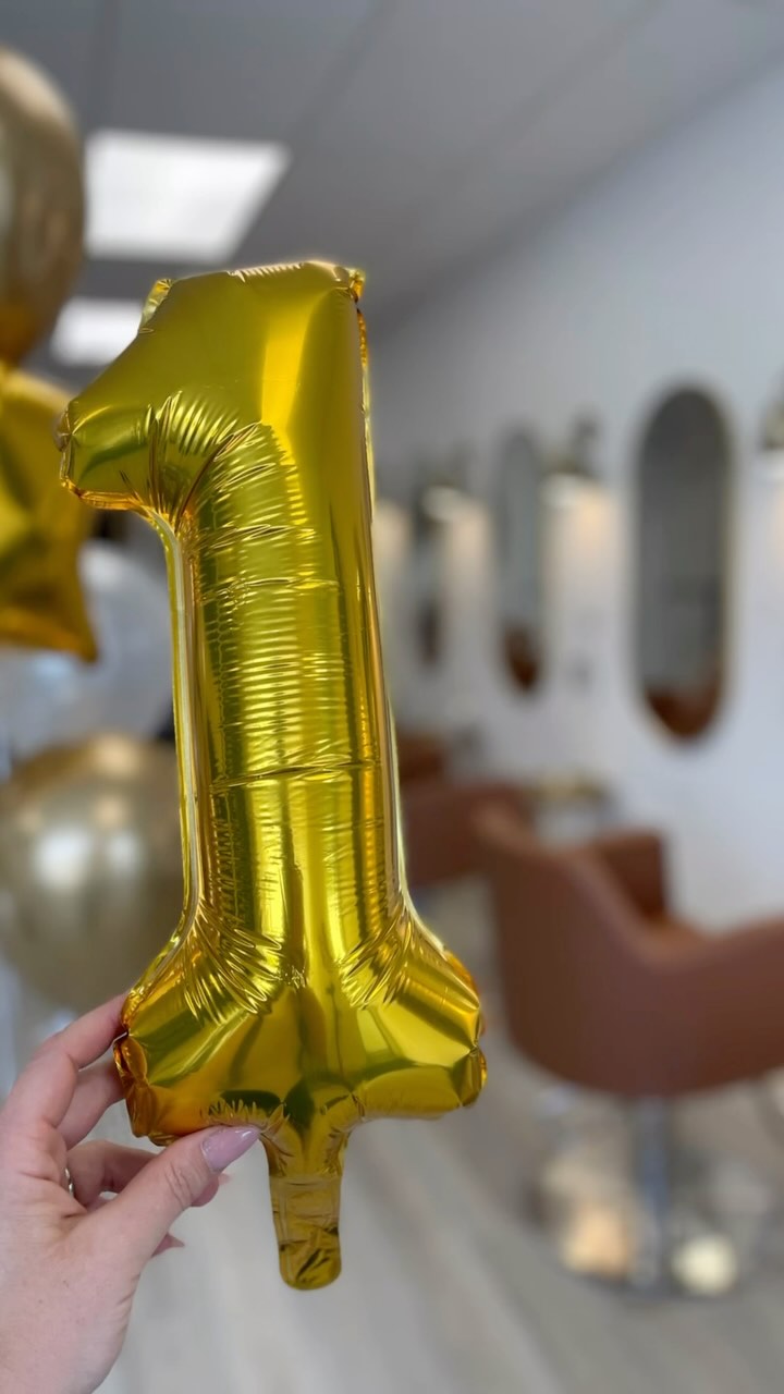 Celebrating huge this week! Pop by for your chance to win 1 of 24 incredible giveaway prizes, with a total retail value over $1500!
#beautyandlivelyco #beautysalon #salon #hairstylist #localbusiness #hairgoals #oneyear #salonanniversary #oneyearinbusiness #yearone #sudburybusinesswomen