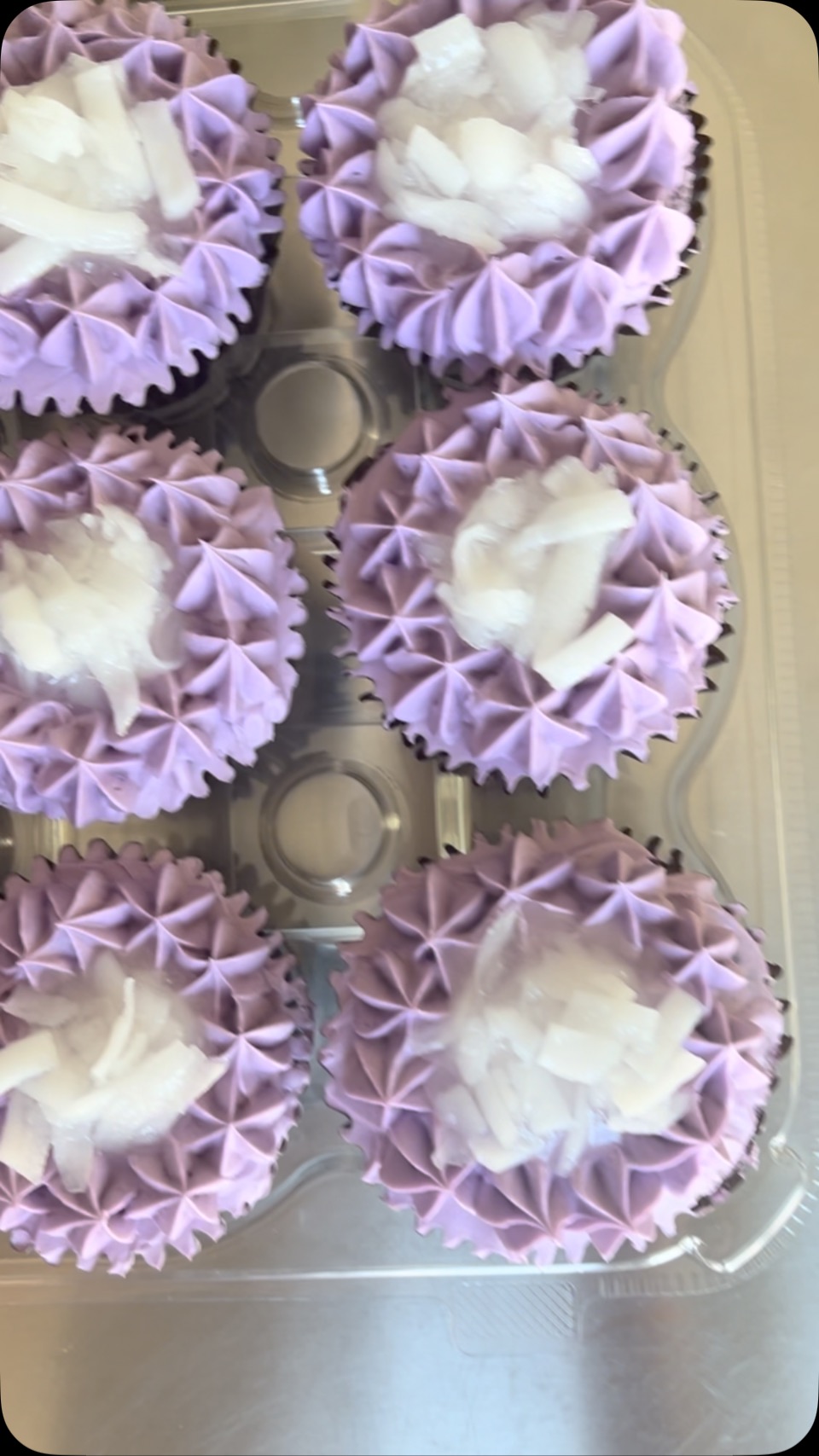 #redvelvetcupcakes❤️ #ube #ubecupcakes #yema #yemacake (with dulce de leche frosting)