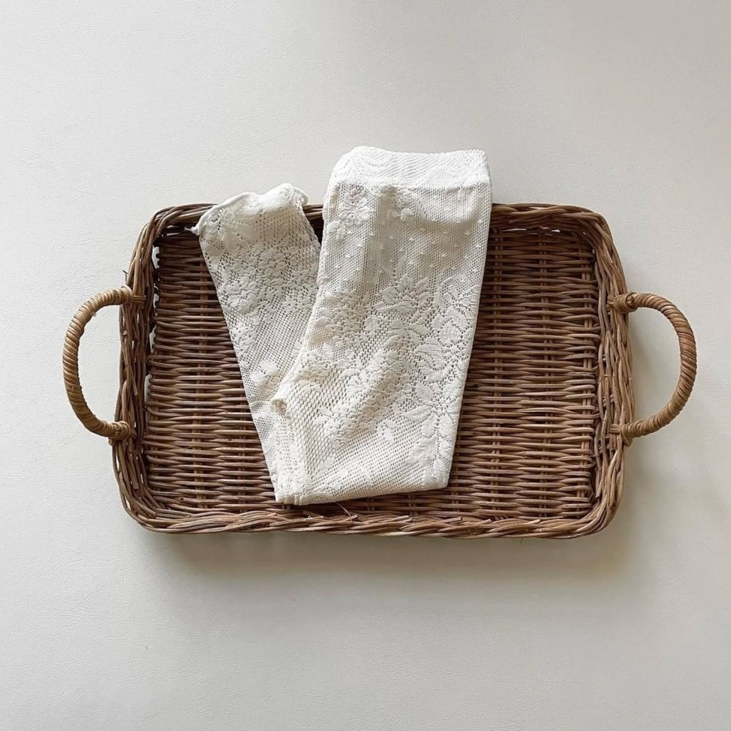 Lace legging to complete your baby look !