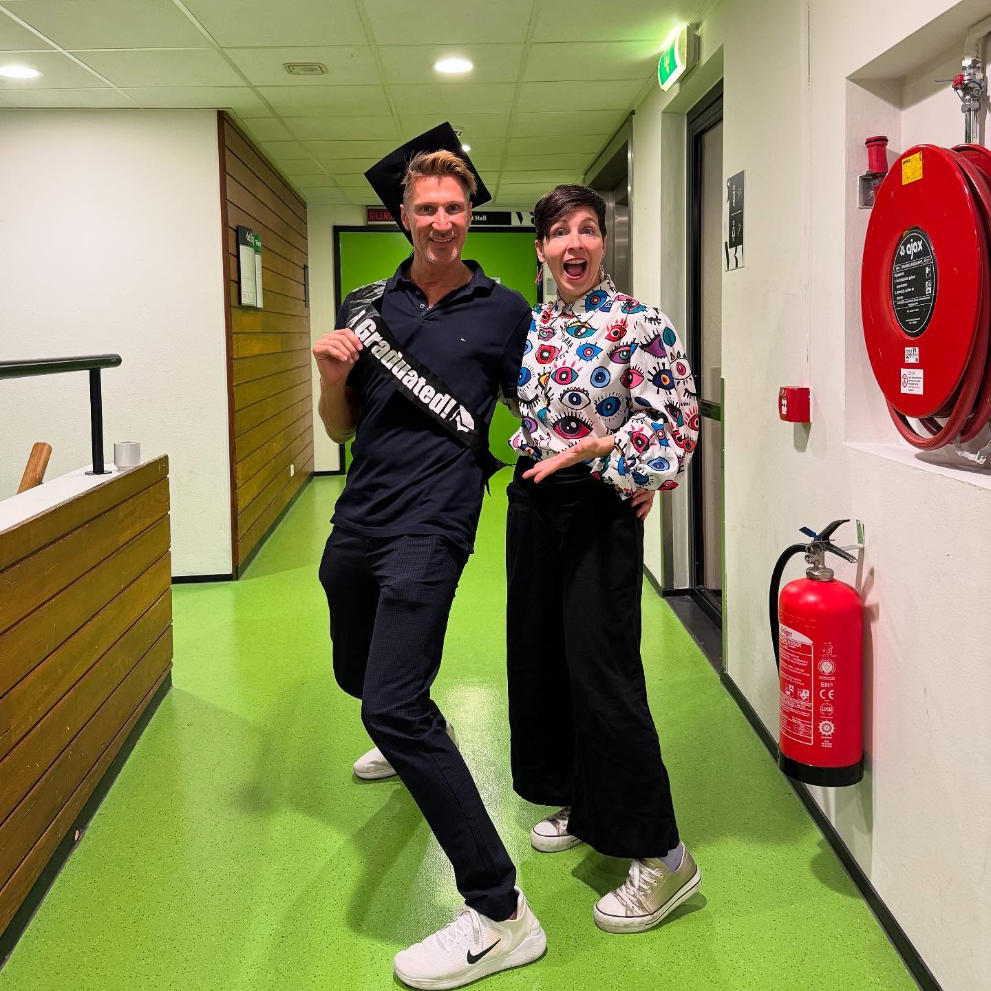 Wonderful to support my student thesis supervisee @symon__wie Simon Wiersma(now dance movement therapy graduate) in his incredible presentation about his research in forensic settings. I assessed DMT presentations @codartsrotterdam and witnessed compelling performances as part of their work. What a wonderful way to integrate practical and theoretical aspects for maximum engagement. Thank you @simonekleinlooh for the invitation and @briguet.pauline for coordinating.
#dancemovementtherapy #dancemovementpsychotherapy #research #appliedresearch #netherlands #artsinhealth #creativehealth #lecturer