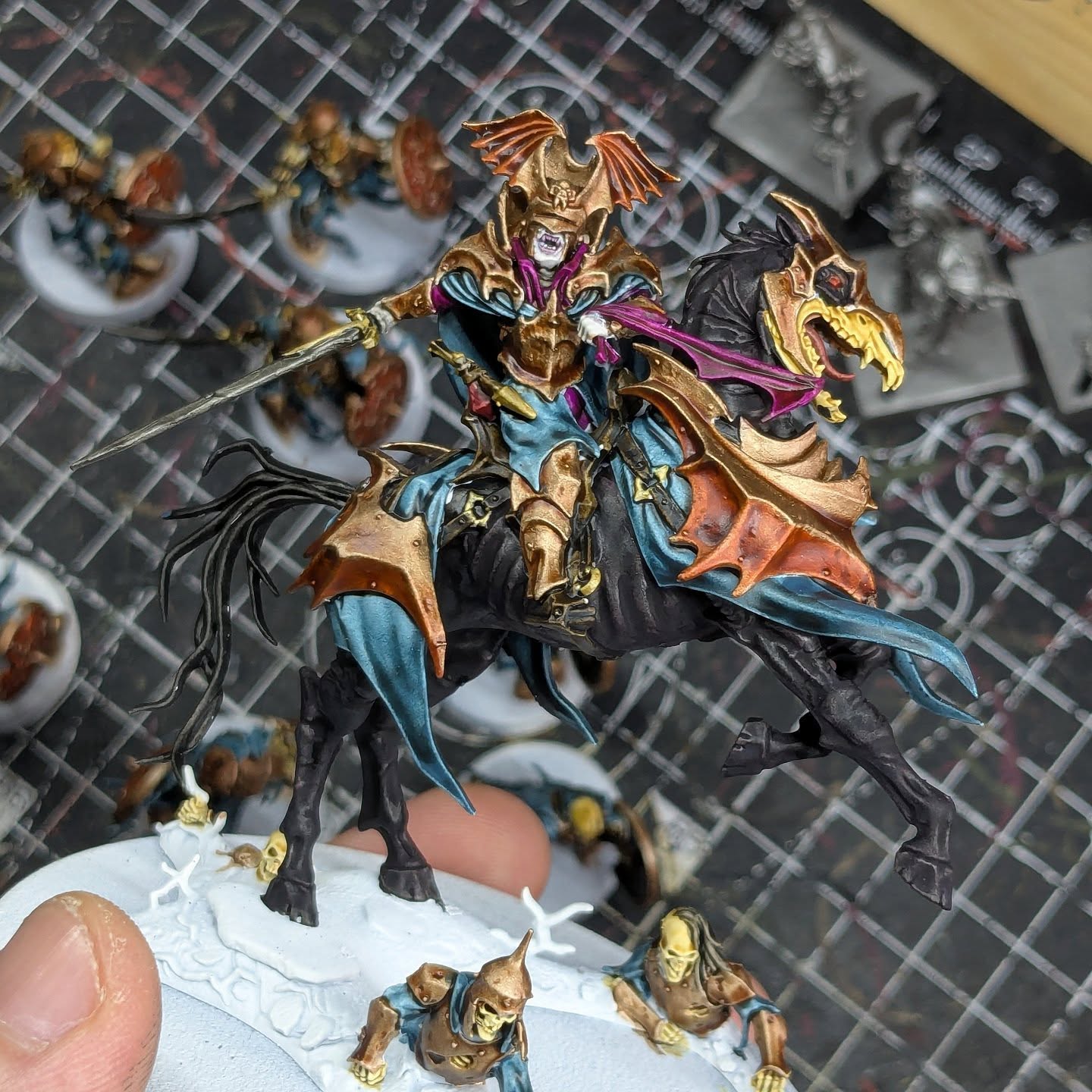 With the recent soulblight releases, I thought I'd finally start the huge force that I've been slowly amassing for the last three years. Pretty happy with the colour scheme so now it's go time for these friendly fellas
#warhammer #warhammerofficial #warhammerageofsigmar #warhammerfantasy #warhammercommunity #soulblightgravelords #vampirelord #paintingwarhammer #paintingminiatures #miniatureart #gamesworkshop #citadelpaints #citadelminiatures