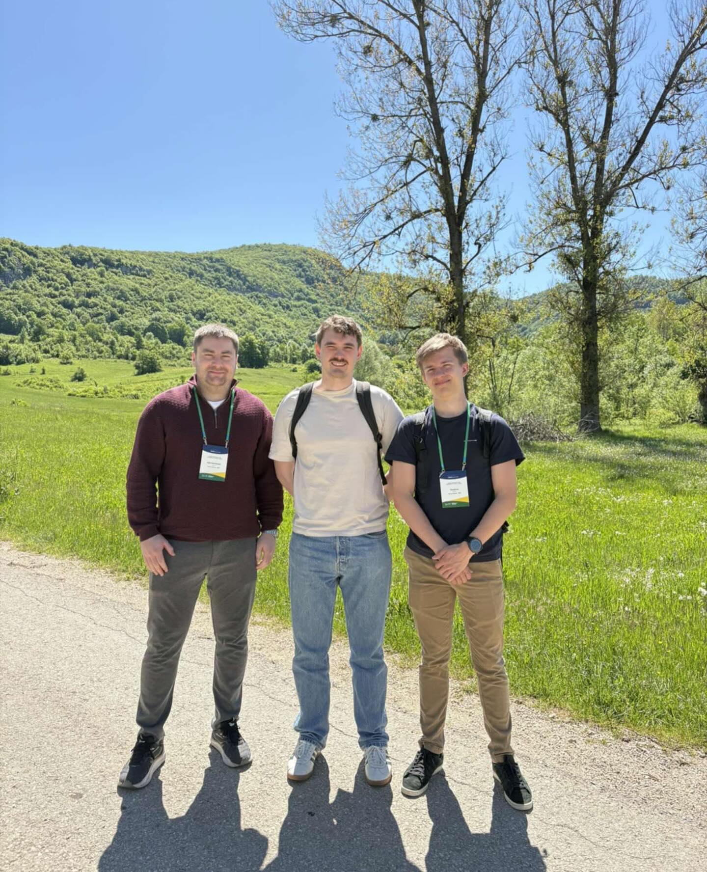 MFS á ESU Board Meeting 89!
Vit hava umboðað føroysk lesandi á hægsta fundi hjá European Students’ Union (ESU) í Banja Luka, Bosnia og Herzegovina 🌍
Fundurin savnaði lestrarfeløg úr 40 londum og fevndi um evni sum góðskutrygging, mobilitet, rættindi hjá lesandi og ES-limalagsætlanina hjá Bosnia og Herzegovina.
MFS luttók við trimum umboðum og hevði gott høvi at leggja føroysk sjónarmið fram og knýta sambond við lesandi úr øllum Evropa.
🔗Les alla ferðafrásøgnina í bio