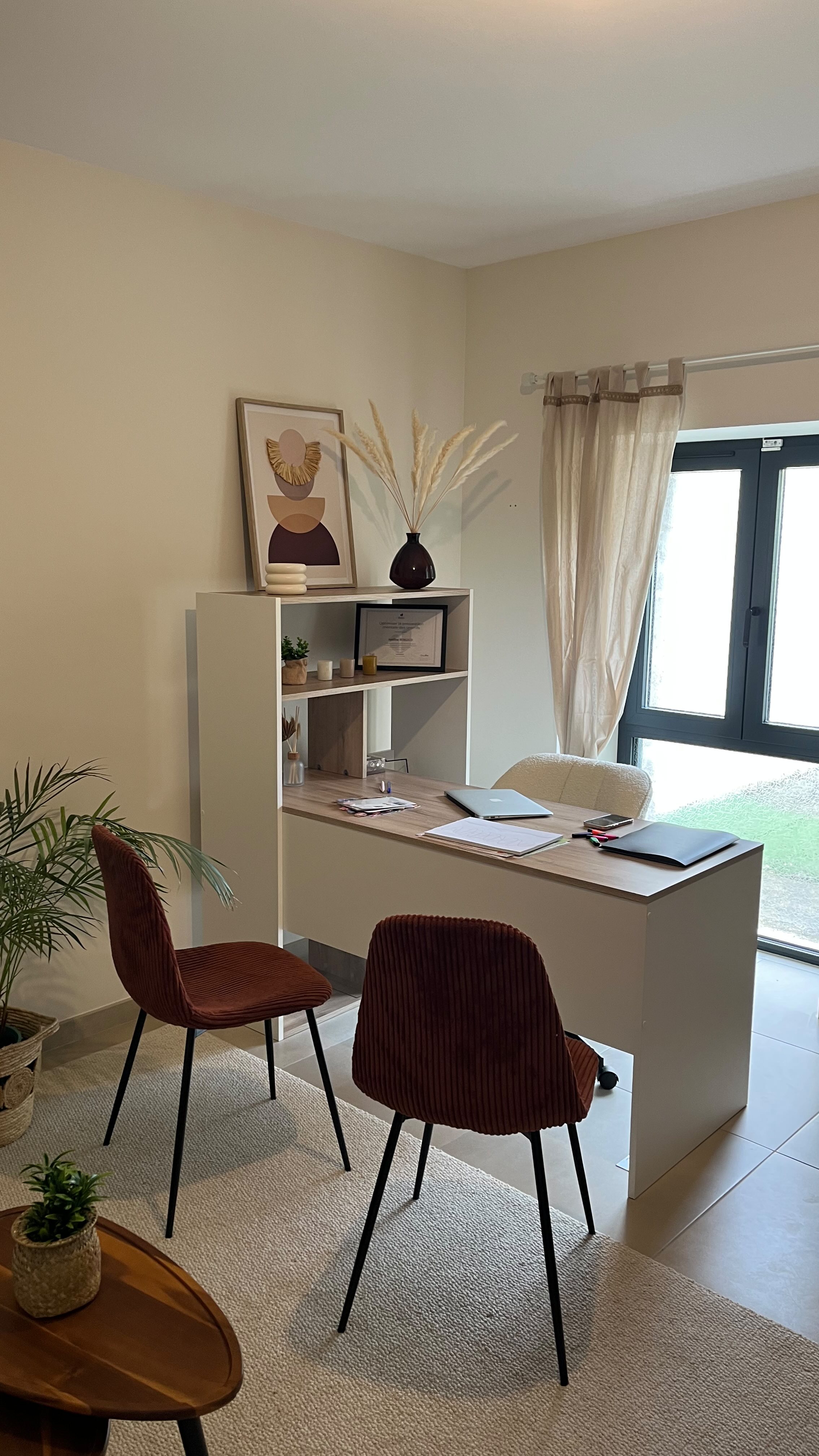 J’ai déménagé ! 📍2 bis rue de Bourlion, 16160 Gond-Pontouvre ✨
Nouvel espace, même mission : t’aider à avoir la tête claire et le mental solide 💥
Tu stresses, tu doutes, tu veux performer… ou t’es juste curieux de voir ce que ça peut t’apporter 👀 ?
T’es au bon endroit.
➡️ Sport, concours, prise de parole, reconversion…
➡️ Enfants, ados, adultes
📍Je t’accueille à la Maison de santé du Bourlion (16160), où tu retrouveras aussi kinés, ostéos, orthophonistes… et une balnéothérapie 👌🏼
Appelle-moi 🤙🏼
#performance #objectif #mindset #angouleme #charente #sport #preparationmentale #mentalhealth #confianceensoi