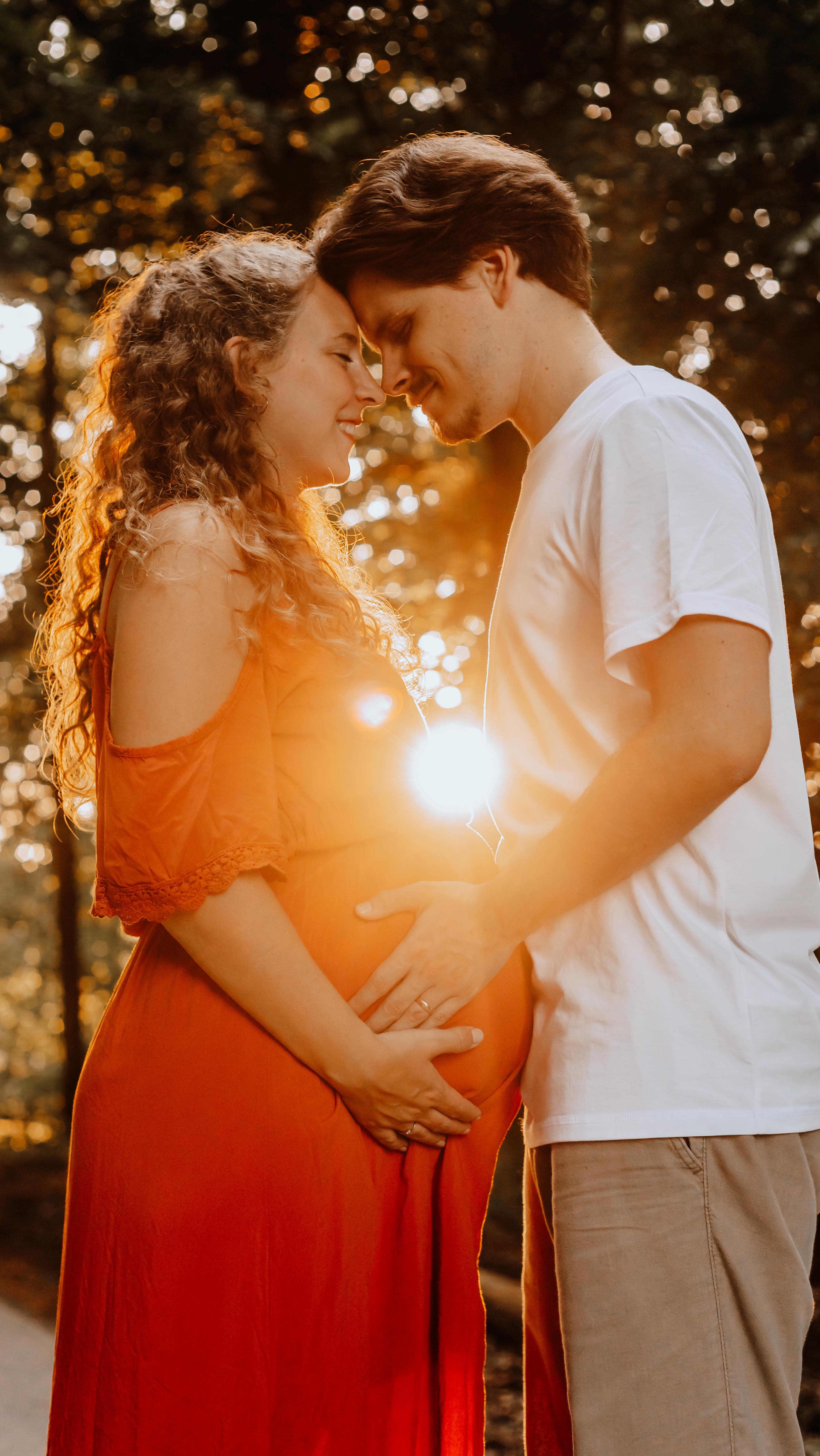 Was für ein „magic moment“ 🥹 .. solche Shootings zeigen mir einfach, dass ich den tollsten & wertvollsten Beruf gewählt habe.. danke, dass ich euch bei eurer Reise begleiten darf ❤️
Wenn du auch so schöne Erinnerungen von deinem Babybauch haben möchtest, dann warte nicht und melde dich! ❤️🥹 ich freue mich!
#schwanger #schwangerschaft #babybauch #liebeimbauch #baby #pregnancy #pregnant #babybauchwächst #babybauchfotografie #maternity #babybauchshooting #fotoshooting #pregnantbelly #schwangerschaftsfotografie