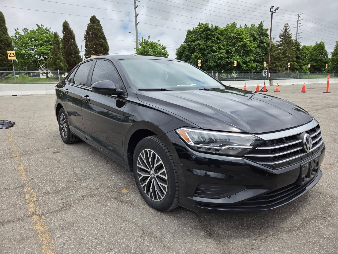 2021 Volkswagen Jetta Comfortline #SellMyCar #InstantCash #UniversalMotors #Mississaugadealership #Gtacars #jetta