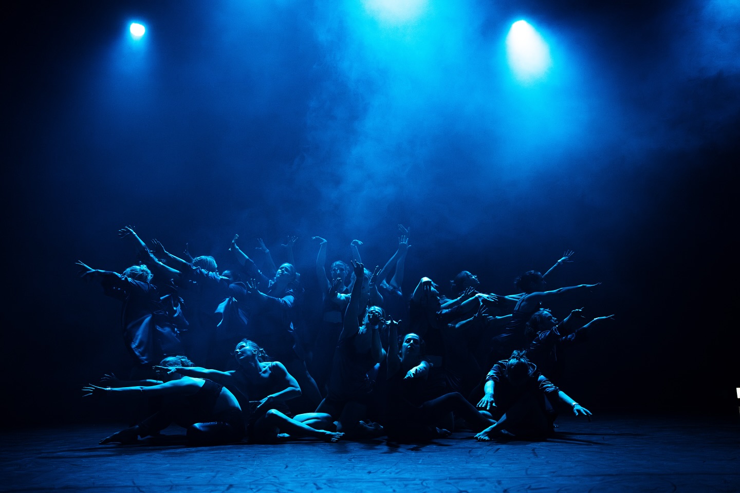 Team M: ”No more tears for you”.🔥 Kiitos ihana @mindylindblom koreografiasta, tultiin ilmaisulla katsomoon asti!🧡 Ja kiitos tyypit, teidän kanssa oli parasta tanssia!🧡
IKM 2025 A2: 4. sija
@stepupschool
#stepup #lindblomchoreography #teamm #nomoretearsforyou