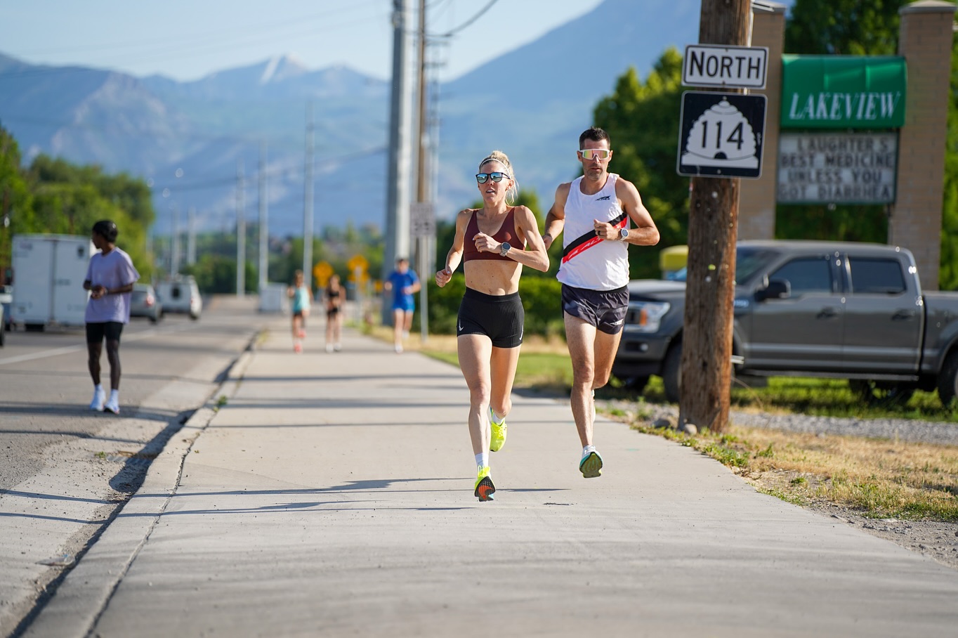 We back! 👯
What a day, jumping into a workout with @keiradamato and the @runeliteprogram on the streets of Provo before heading into the BYU gym for an all star crew of elite athletes, record holders, Olympians, and masters of strength and biomechanics - all of them genuinely the nicest down to earth people we’ve met 🤩
I’ll have a week 3 & 4 training review combo coming out next week 1. Because of travel 2. Because week three was weak 3. My kids are still making fun of the way I said “week ✌️” but it will be fun to cover this week in Utah.
Thanks to Keira and the whole team for making us feel so welcome here, it was so great to catchup on life and both have our best workout of the past few months. There’s something about that combo that raises us up. I was also gifted KD’s new Don’t Call it a Comeback book, can’t wait to dive in!
Also watch out for @aubreymarie.f and @benzmakenz they are FIT!
#marathontraining #stayoutthere
