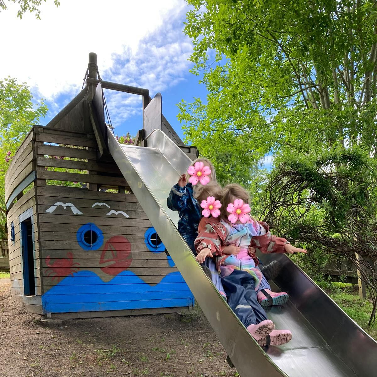 🏴☠️ Skepp o’ hoj | På Hedenhös står det stora piratskeppet redo för nya äventyr ~ varje dag!
#förskola #förskolaikungsbacka #kullavik #föräldrakooperativethedenhös #förskolautemiljö