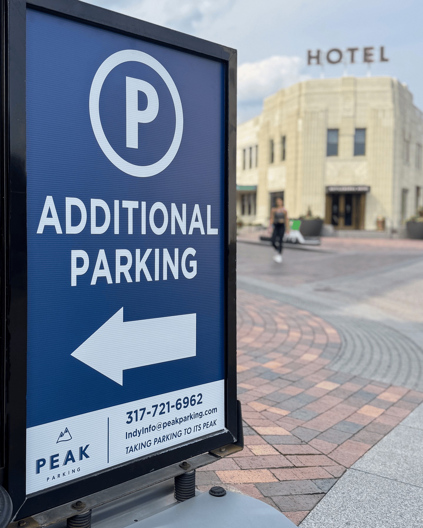 Exciting news from the Bottleworks District!
In addition to our recent parking expansion at Bottleworks, we're thrilled to announce our new partnership with Peak Parking to manage our parking options in the District. With their service-first approach and attention to detail, they’re helping us take the Bottleworks experience to the next level, starting from the moment you arrive.