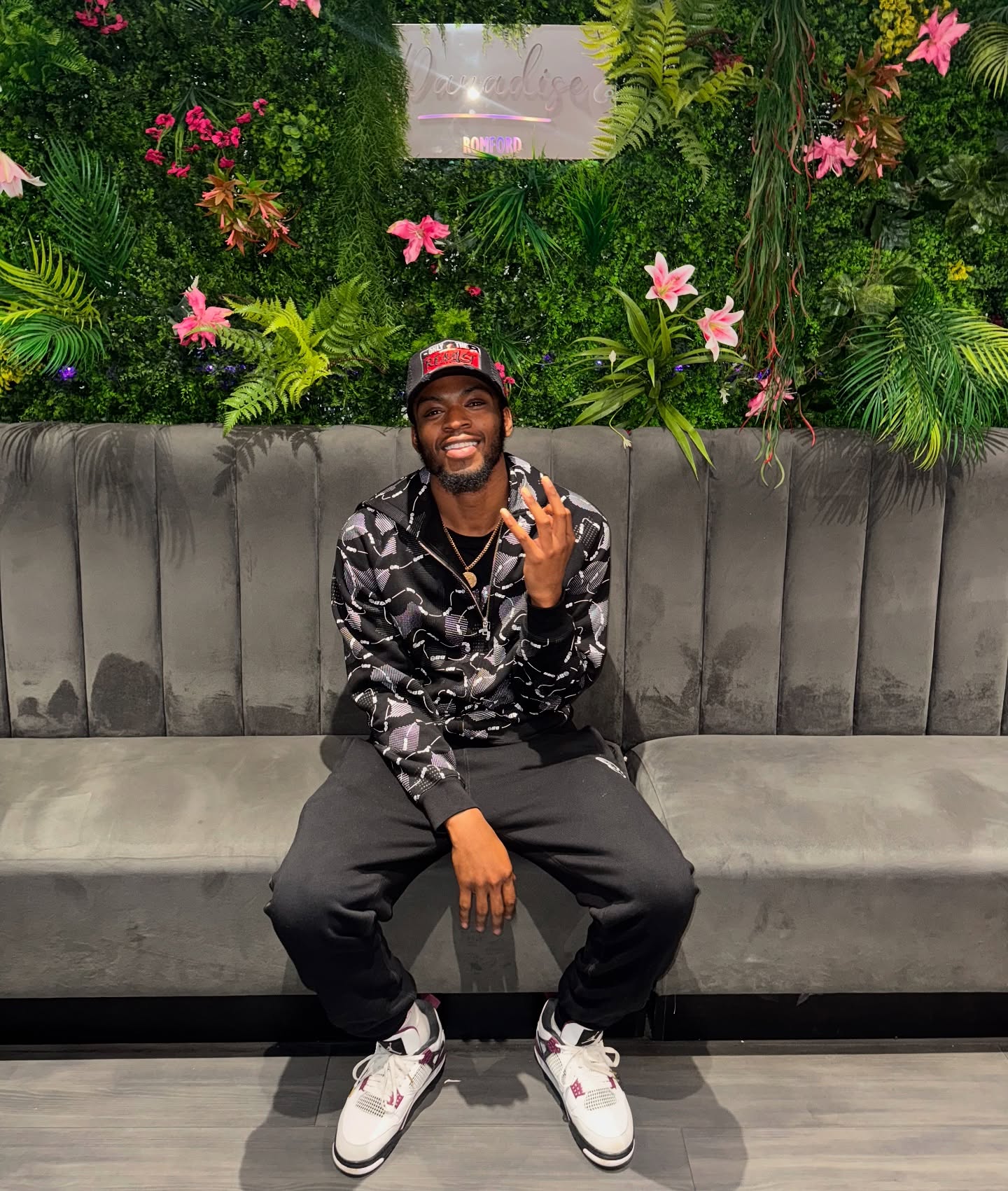 Thank you soooo much @not3s for taking the time to visit us this evening!! We hope you enjoy your meal and also see you again very soon ๐ค3๏ธโฃ๐ค๐พ๐ค๐พ
.
.
.
Follow us on TikTok!! paradise_romford
.
.
.
#Caribbeancuisine #jamaicanfood #chef #caterer #restaurant #romford #paradise #family #business #lounge #bar #jamaican #love #food #lounge #bar #essex #london #cocktails #events #catering #services #sweets #dinner #explore #explorepage #viral #festivals