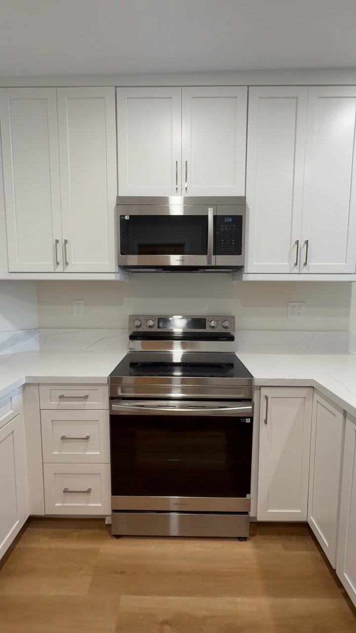 Check out how this kitchen got a whole new vibe!
We went with white shaker cabinets for a fresh, bright look. Instead of an overhang for sitting, we added extra cabinets on the back of the peninsula for even more storage.
To make it feel even more open and fresh, we included an open shelving corner cabinet 🤩
It’s a beautiful transformation—what do you think?
#KitchenRemodel
#WhiteShakerCabinets
#KitchenStorage
#OpenShelving
#KitchenDesign
#KitchenMakeover
#HomeRenovation
#KitchenInspo
#StorageSolutions
#ModernKitchen
#SanDiegoHomes
#SanDiegoLiving
#SanDiegoRenovation
#SanDiegoDesign
#SanDiegoKitchen
#SanDiegoInterior
#SanDiegoHomeImprovement
#SoCalHomes
#SoCalLiving
#dreamkitchen