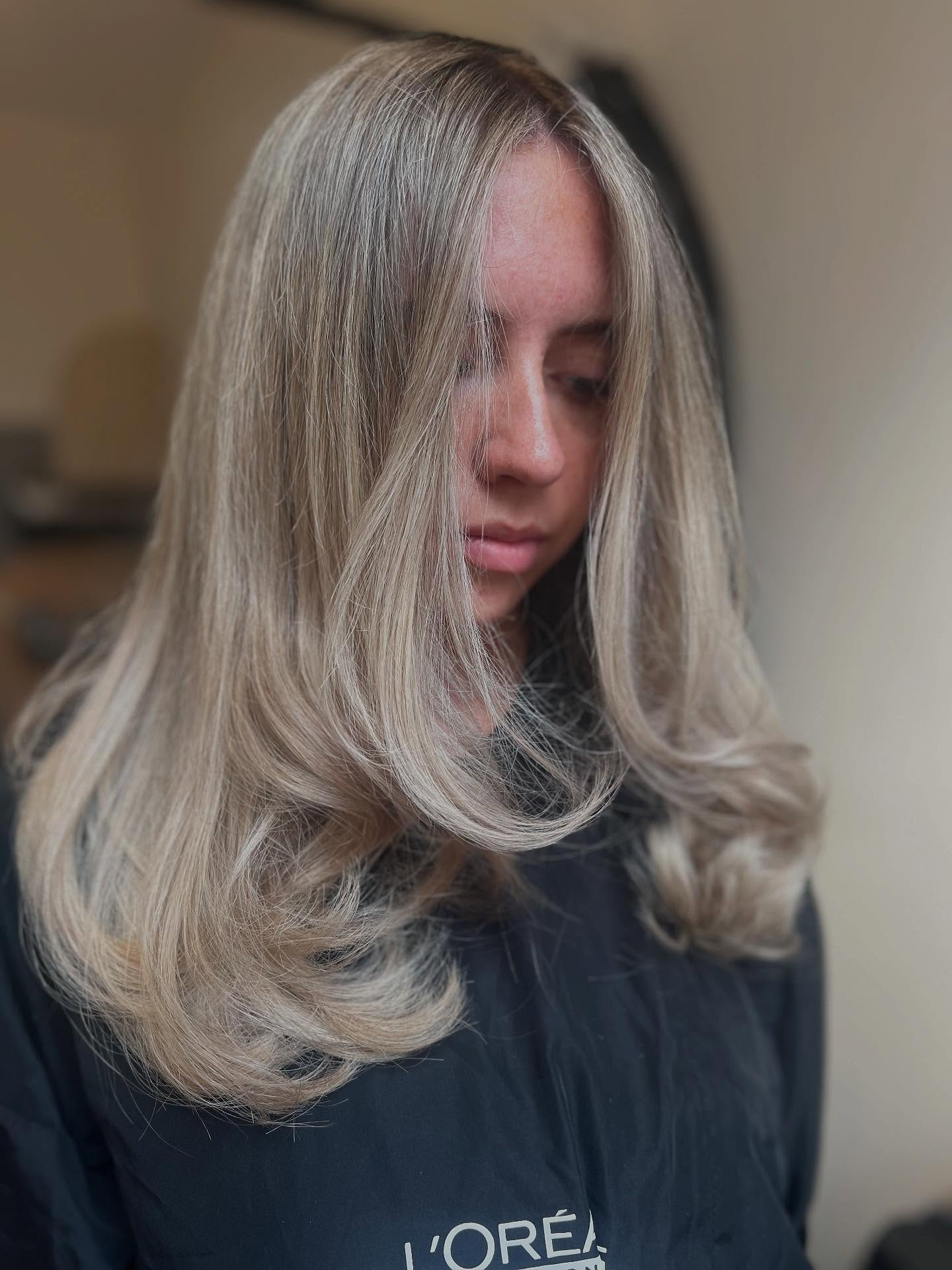 ahhhh balayage transformation!!!!!! 🌸🌼✨🥰😍
my availability for colours is on my highlights or pop me a dm ✌🏼
🌟complimentary colour + extensions consultations are available this week! consultations are required for new clients 48 hours prior to colour appointment🌟
service 🤩 full head balayage, lowlights, root smudge, toner, cut and blow dry 🤩
💰 £190
based - @studioluxe.liverpool - Rodney Street, Liverpool L1 9EH📍
📱enquiries - contact button + DM
📱book - link on profile
products used -
@lorealpro @schwarzkopfprouk
@lorealuki @schwarzkopfpro
@loreal @schwarzkopf
@lorealpro_education_uki @rosieoconnorprohair
@salonsdirect @sallyserskineliverpool
@beautylaunchpad
@hairdressersjournel
i don’t edit my pictures 📸
~
#hairbylucyansboro #studioluxe #studioluxeliverpool
#beautylaunchpad #hairdressersjournal #lorealcolourspecialist #liverpool #liverpoolhair #colourspecialist #blondespecialist #balayagespecialist #liverpoolhairspecialist #liverpoolbalayage #bohoblondetechnique #iambohoblonde #transformationtechnique #balayagetransformation #blondetransformation #extensions #liverpoolhairextensions