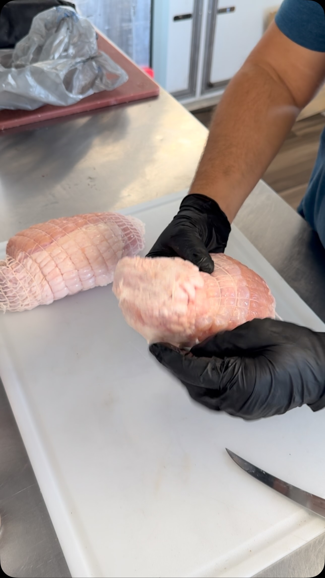 ✅ Smoked Turkey Breast
Smoked turkey breast how to…
1. Remove all loose fat and skin.
2. Trim any thin pieces of protein to prevent burning
3. Season with your favorite rub
4. Smoke at 240*F until 155*F internal temperature
5. Wrap tightly in foil and rest in warmer for approximately 1 hour.
6. Slice and Serve.
#bbq #food #barbecue #smoked #turkey #smokedturkey #foodie #foodtrucks #stgeorgefoodtrucks #localfood #tasty