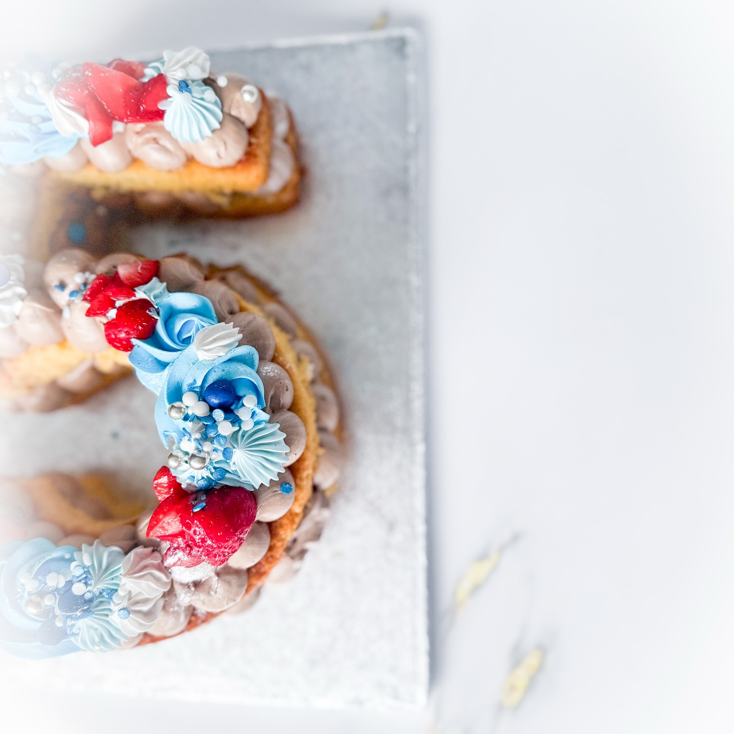 Zorg jij dat de agenda van Juni vol raakt…
.
De maand juni is een gekke maand qua bestellingen… voor het ene weekend heb ik meerdere keren nee moeten verkopen omdat mijn agenda echt heel vol zat!
.
Terwijl er voor volgende weekend een compleet lege agenda is!
Zonde….
.
.
Wil jij nog wat bestellen voor komend weekend, stuur dan snel een email naar info@cakemehappy.nl
.
#heteerlijkeverhaal #ondernemendevrouwen #ondernemen #glutenvrijetaart #glutenvrij #glutenfreecake #vrijvangluten #cakemehappy #cakemehappyglutenfree #hendrikidoambacht #glutenvrijhendrikidoambacht