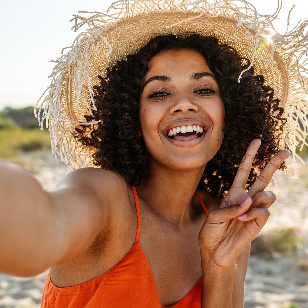 Healthy hair, glowing skin, and strong nails — all in one! 💛 Our Coconut and Castor Face Oils are 100% natural, perfect for all ages and skin types, and gentle enough to use every day.✨
🙋♀️Find us at;
Find us at;
Klinicare Pharmacies
Selected SuperSpars
Food Lovers Market till points
Faithful to Nature
Natures Own Pharmacy
Urban Sass Salon, Sandton
Hermanus Pharmacy
Constantia Pharmacy
Waterstone Health Shop
The Good Stuff Heath Shop - Cavendish Square
The Health Highway - Rondebosch
Peregrine Farmstall
Oom Samie se Winkel - Stellenbosch
Polofields SUPERSPAR (JHB)
www.hoelsonsisters.com
#HoelsonSisters #NaturalBeauty #GlowFromWithin