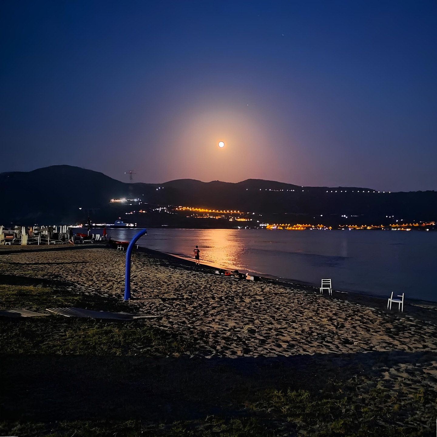 The moon casts a golden path across the Strait of Messina, guiding every gaze to Capo Peloro, a truly magical place that always knows how to catch the light. 🌕✨
.
.
.
📸 @VisitCapoPeloro | Exclusive use – ask before sharing
.
.
.
#CapoPeloro #VisitCapoPeloro #PuntaDelFaro #TorreFaro #StraitofMessina #Messina #VisitMessina #DiscoverMessina #Sicily #VisitSicily #MediterraneanLife