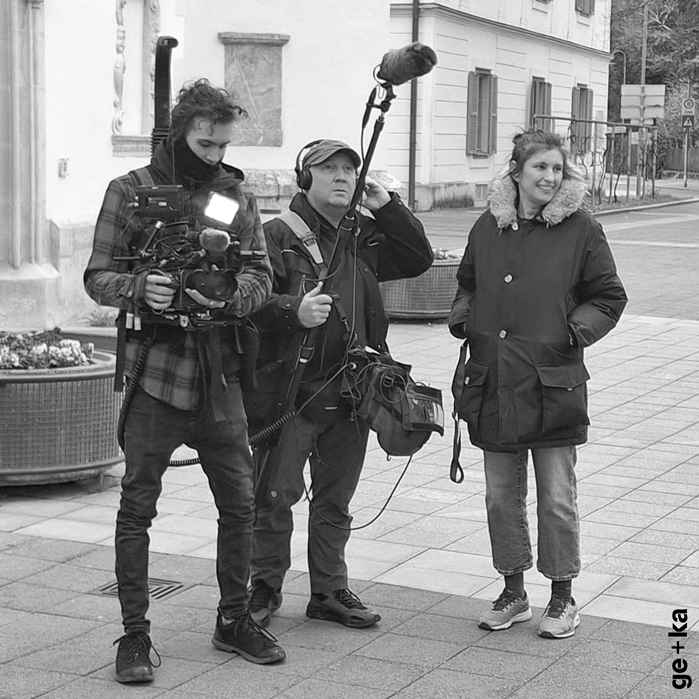 It’s Doku Time!
X, Y, Z – Die Generationenlüge 👶
Babyboomer, Millennials, Gen Z – Bestimmt unser Geburtsjahr tatsächlich unsere Einstellung zu Liebe, Arbeit oder Konsum?
Alle 15 Jahre entsteht - angeblich - eine neue Generation.
Jetzt auf @3sat im Stream – verfügbar bis 14.08.2025!
#generationen #3sat #dokumentation #gesellschaft #babyboomer #millennials #genz #gekafilm