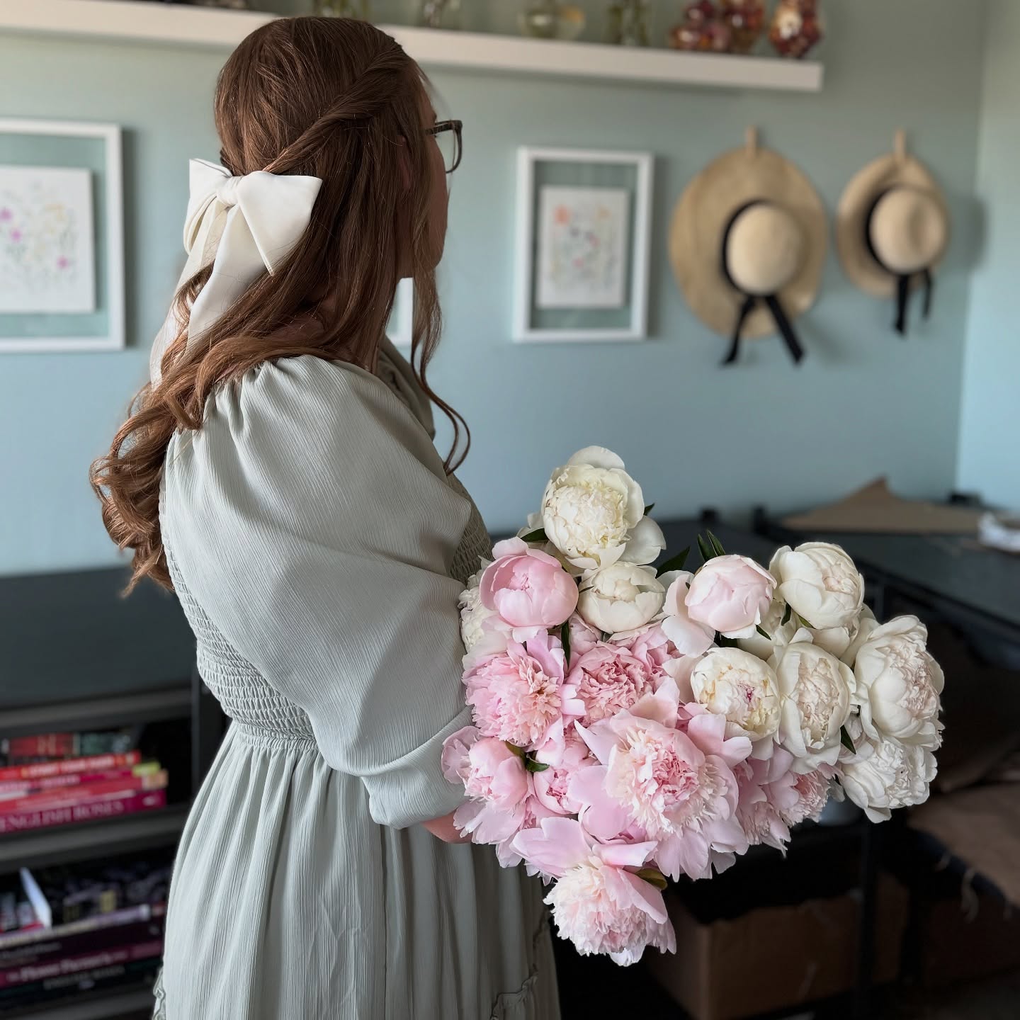 Just a little preview of what’s to come at the @provofarmersmarket tomorrow! We are excited to be back, but are unable to come the following week, so this might be your only chance to snag some ranunculus & peonies this season!
We’d love to see you there - our booth got moved - look for us by @wandering.wheat , @jjsqueezed , and just around the corner from @sweetclementinecandyco (3 of my favorites!) on the corner of 100 south & 600 west -just south of our normal spot.
#provofarmersmarket #downtownprovo #makeutahbloom #provogrown #provo #utahflowerfarm #slowflowers