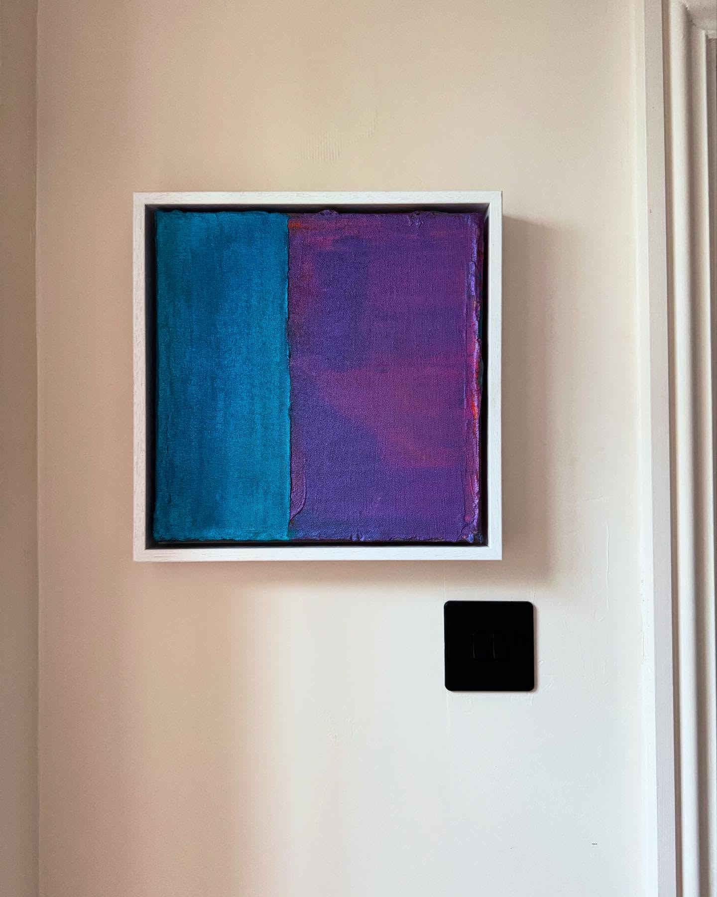 M I N I M E D
300 x 300mm
Mixed media on canvas
2023