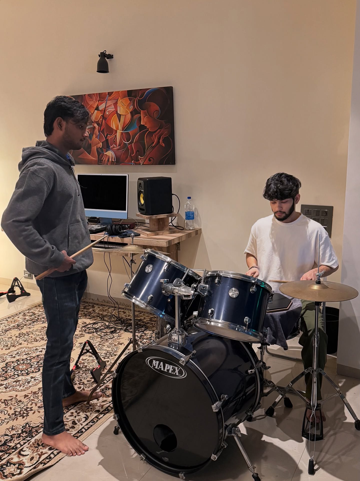 When the beat drops, so do the worries! 🥁 Sharanya’s got the sticks flying and the students trying not to miss a beat (or a drumstick). Swipe through to catch all the fun, focus, and occasional “oops!” moments.
#musicislife #DrumLessons