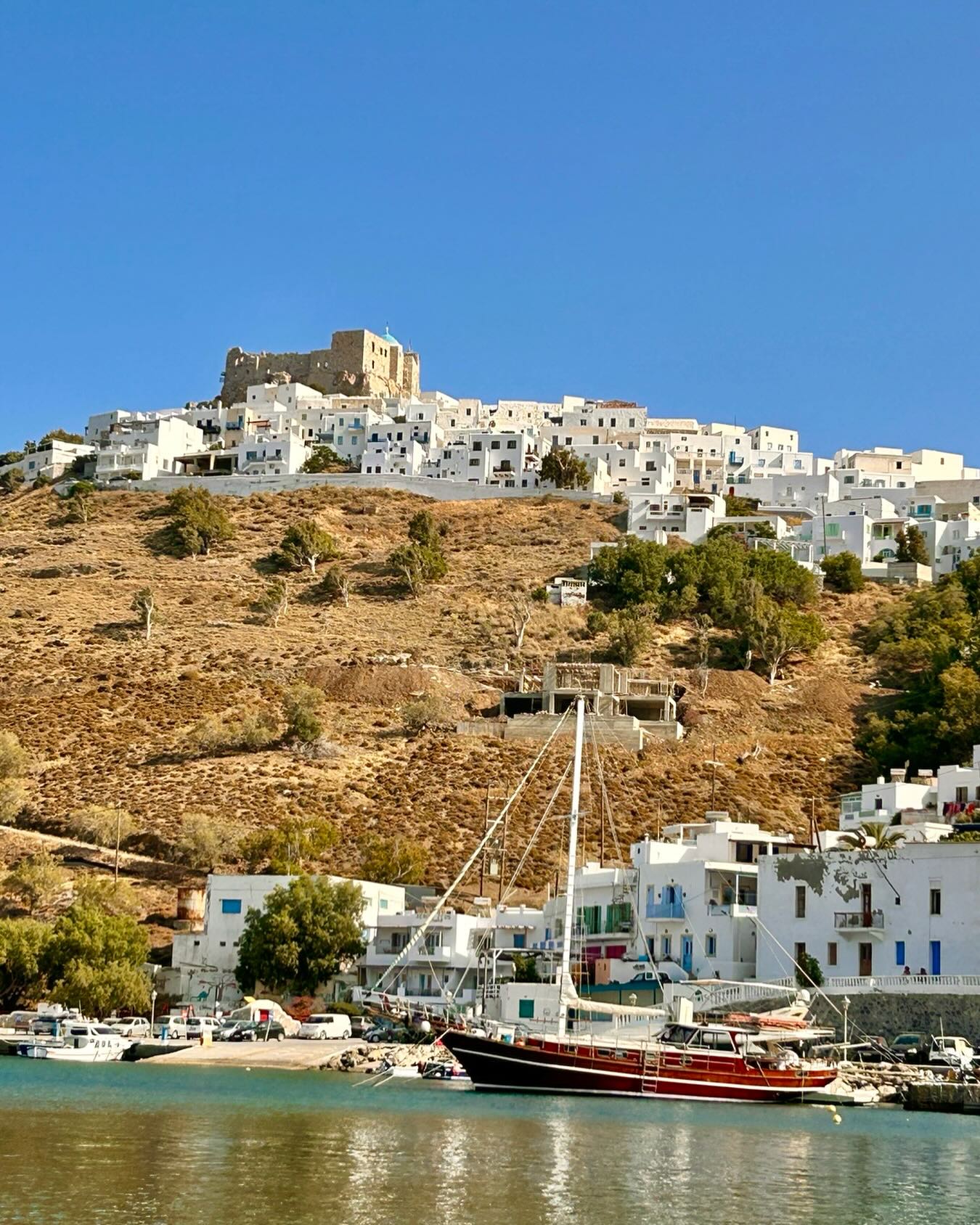A lazy day at Pera Gialos beach. 🏖️
#beachlife #summer #beach #greece #islandlife #astypalaia