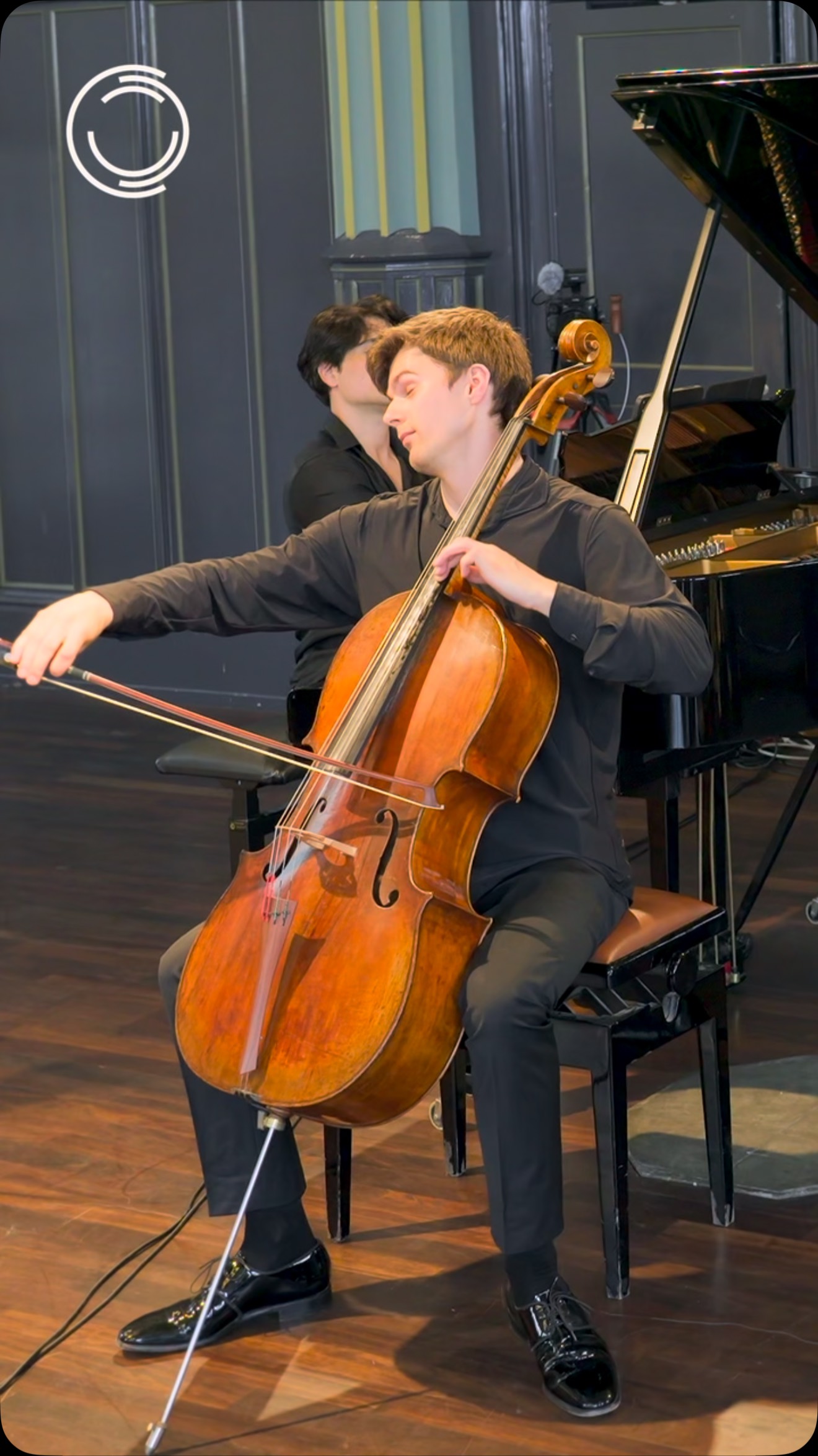Last but not least – here’s a snippet from our favorite movement of last June’s concert “Ménage à trois“! We hope you enjoy it and can’t wait to see you again soon.
@samuelniederhauser.cello
@orreempiano
#chambermusic #brahms #cello #piano #zurich #zkmg