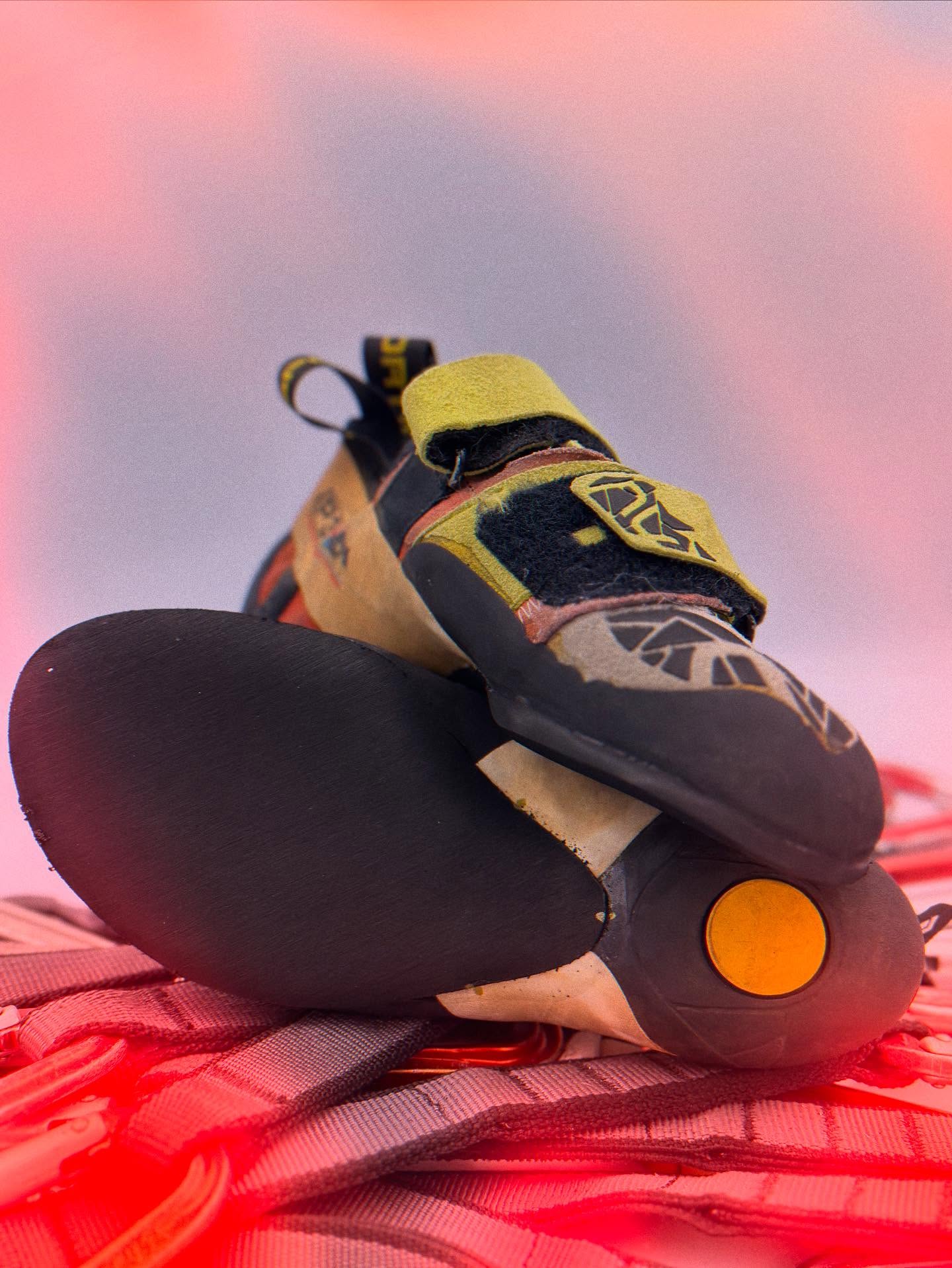 As good as new! Full split sole replacement with Vibram XS Grip2 rubber #climbingresolesaustralia #reducerecyclereuse♻️ #rockclimbingshoes