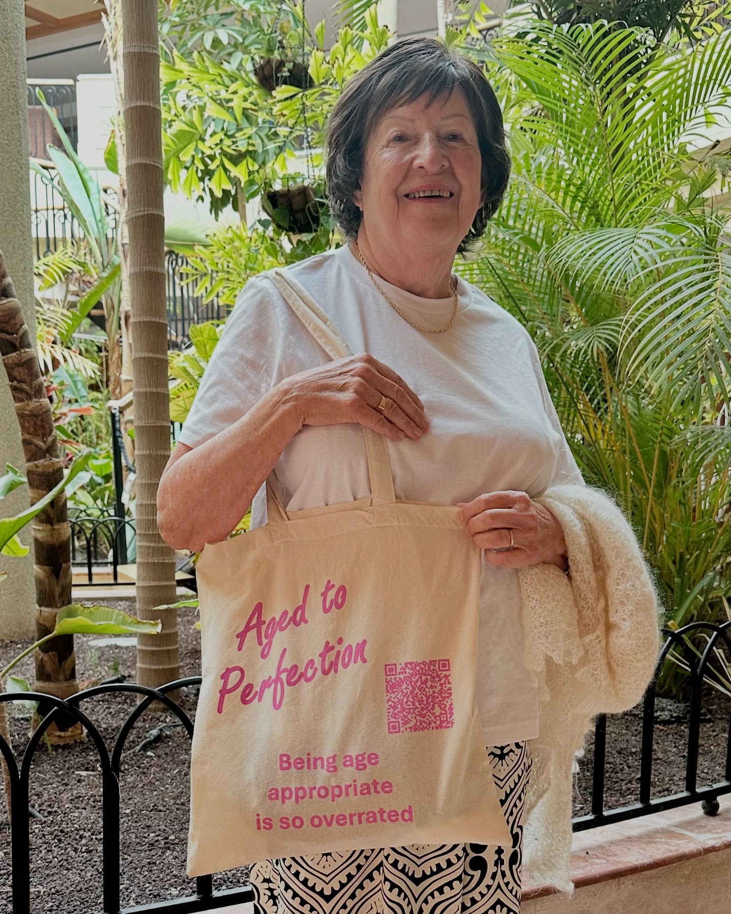 My mum doing a bit of book promotion for me โค๏ธ๐๐link in bio
@flamakan @onemorechapterhc
#agedtoperfectionnovel #sheratonfuerteventura #fuerteventura #niloufarlamakan #PaperbackRelease #AgedToPerfection #RomComReads #FeelGoodFiction #AgePositiveReads #WomenOver50 #MidlifeRomance #BooksWithHumour #FunnyWomenWriters #SmartRomCom #NewRelease2025 #FictionWithHeart #ReadersOfInstagram #BookLovers #boomer #babyboomer #proaging #womenover60 #agepositive #mums #bestmum #mumsofinsta #lovemymum