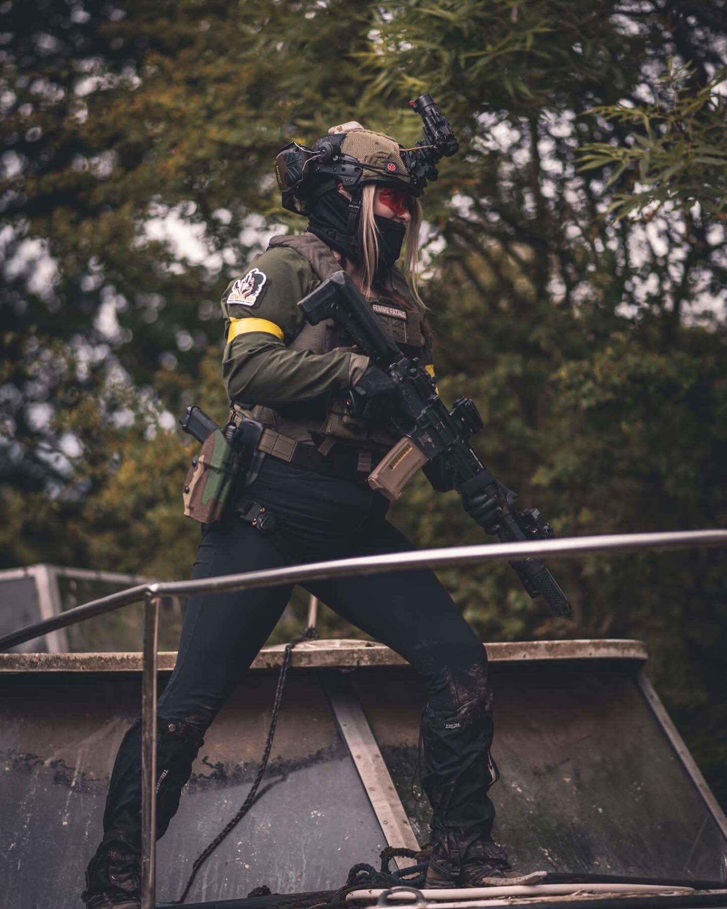 I’m on a boat, motherfucker 🚤 ✨
Had a delightful first game day back after my lil’ hiatus with my injury. The @thesisterhooduk_ X @ukaladies_ Girls Weekend Away was such a slay of an event ✨ 60 women taking the field, and SO many new players. Congrats gals on an amazing event 🥂
📸 @dan_airsoft
Partners 🖤
•
BELT & KYDEX: @deadly_customs
Use code ‘femmefatale’ for 10% off 🥵
www.deadlycustoms.co.uk
•
#airsoft #airsofting #airsoftplayer #airsoftcommunity #airsoftuk #airsoft_community #airsoftmilsim #airsoftaddict #airsoftdaily #airsoftplayers #airsoftglobal #airsoftaction #ukairsoft #airsoftukcommunity #airsoftgirl #femmefataleairsoft