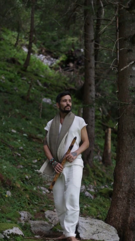 Mother Nature musings,
Pachamama in its full expression.
Her awe inspiring beauty...
Her endless wisdom,
Transmited through silence,
the chirping of the birds,
Whispered by the elements weaving together...
Ongoingly blessing and carrying us,
In this Sacred Path life is.
She is the ultimate space holder and teacher.
Mother Earth:
Gracias, Maltiox, Suksma, Thank you,
I Love you.
Profundamente.
ā¢
šSeealpsee, Switzerland
š„ amazing garments by @ayaacredwear
š½ @purnama.world
#sacredwear #nativeamericanflute #ceremony #ritual #pachamama #ceremonia #lifeisablessing #Switzerland #seealpsee