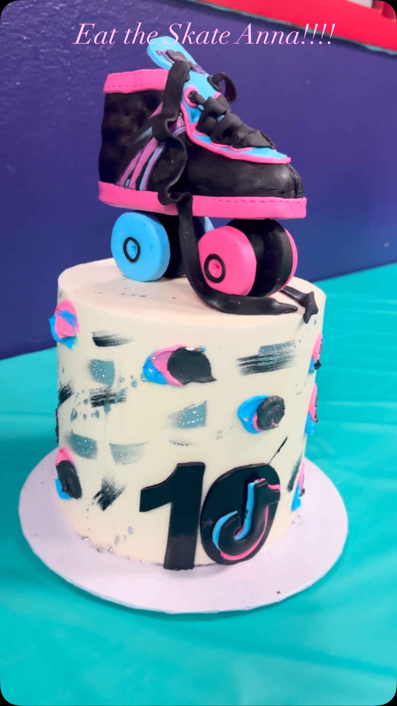 When your daughter says she wants a roller skating party, what’s a mom to do???? Creat the best skate cake you can… it’s the 🛼 for me! #ashtonmariecakesllc #dallascakes #cake #cakes #cakestagram #cakedecorating #cakegram
#CakeDecorating
#CakeArt
#BakingLove
#CakeDesign
#SweetTreats
#BakingJoy
#FondantFun #ButtercreamBliss
#CakesOfInstagram
#DecoratedCakes
#CakeInspiration #BakedWithLove
#DessertGoals
#HomeBaker
#CreativeBaking