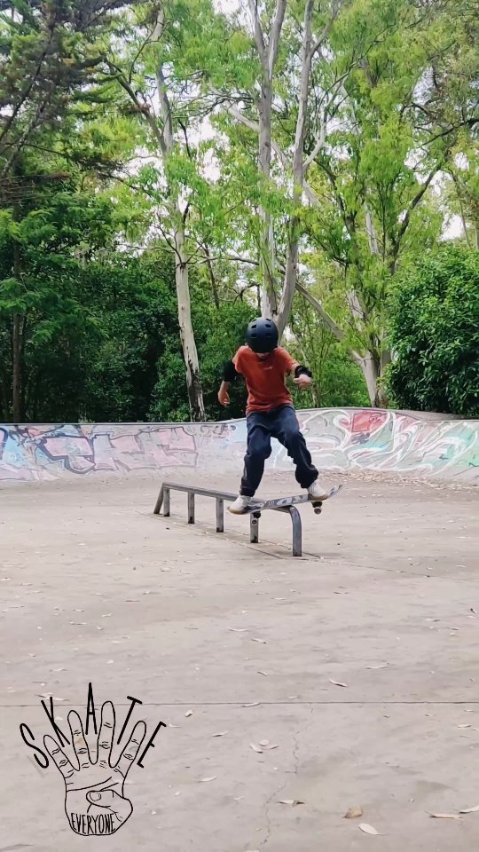 Giving a show of progress! 💪🔥 Check out our student Dhilan talent growing with each class. Proud to see this evolution! 🚀🎉
.
.
.
#skateboard #focusanddedication #lisboa #cascais