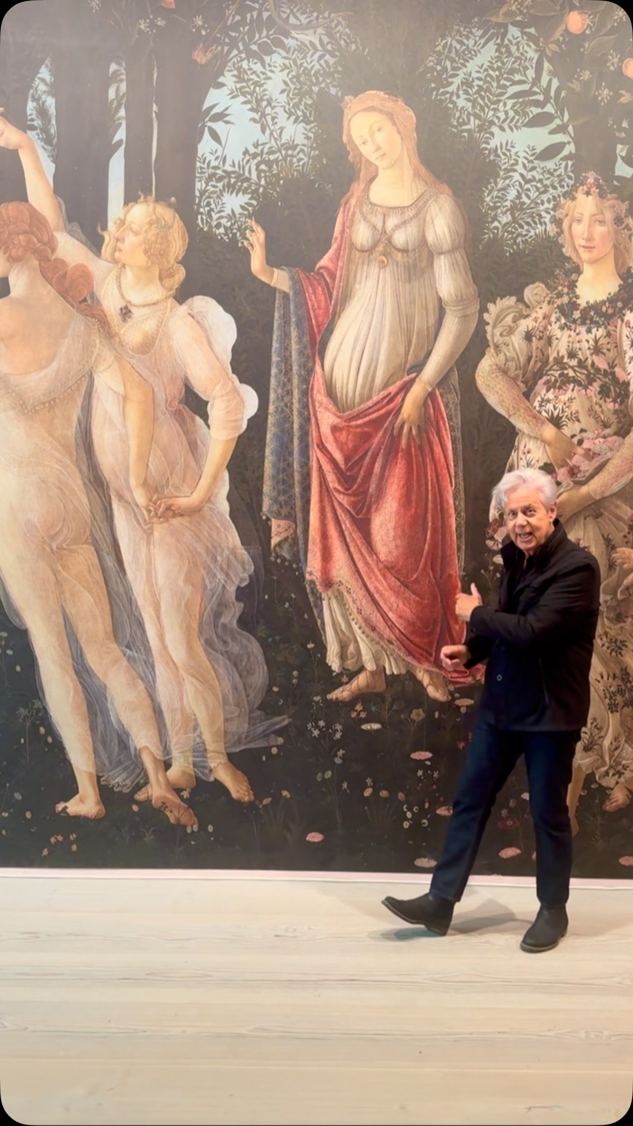 We open with Botticelli’s Primavera — a Renaissance masterpiece and a symbol of spring, love, and the poetry of nature! I’m presenting 'The Art Review'
Now, centuries later, the FLOWERS exhibition at Saatchi Gallery reawakens that spirit — with artists across the globe exploring the timeless power of the bloom. @saatchi_gallery
#Primavera #Botticelli #FLOWERSatSaatchi #SaatchiGallery #FloralArt #ArtInBloom #NichollsArtGroup