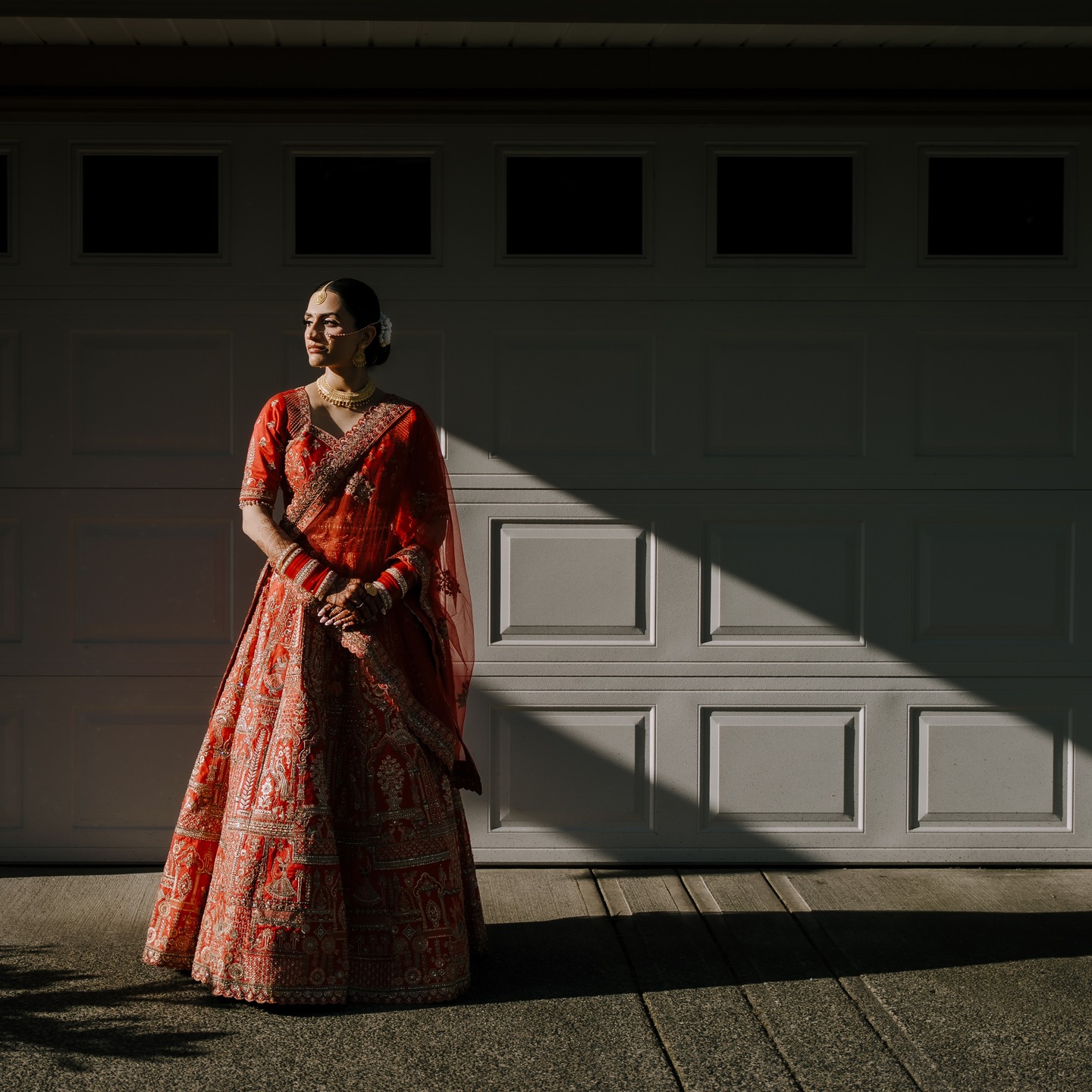 A few quiet portraits of Priya during the final moments before it all began. There’s something so powerful about the stillness before the ceremony — the deep breaths, the last-minute lipstick check, the excitement just under the surface.
Weddings aren’t just about the “I do’s.” They’re about the in-betweens, too.
#GettingReadyMoments #WeddingMorningMagic #TwinographyStudio #MoodyWeddingPhotography #VancouverWeddingPhotographer
Shot for @vissaremediagroup
Photographer @twinographystudio