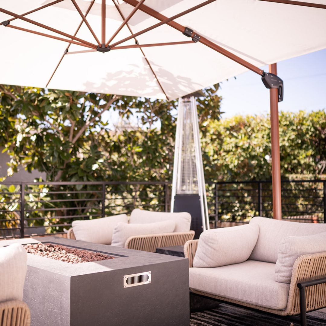 Summer is here in San Diego and we are ready. (But let's be honest. it is always summer here)
Photo: @realphotosd
#interiordesign#sandiegointeriordesigner #kncdesigngroup #karanicoleclark