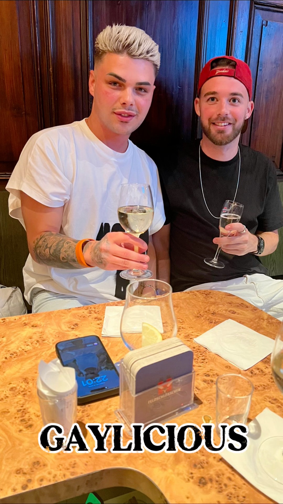 GAYLICIOUS. ✨ Just vibes, no rules. 🍸🌈
#PredigerhofGayBar #queernight #cheerstolove #zürichnightlife #gayzurich #vibesonly