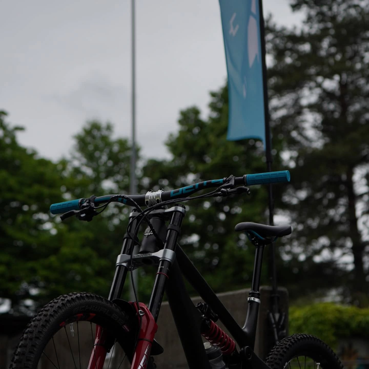 Bad Ass Bike oder was sagst du ?
Willst du ? Kontaktier uns 🤘🍝
www.stoeri-herisau.ch
@yeticycles
@rockshox
@oakcomponents
@deity
@magura_bicycle
#yeticycles#yetisb165#deity#mtbswitzerland#mtb#lifebehindbars#bikeporn#bikekindom#stoeri2radcenterherisau#sram#rockshox