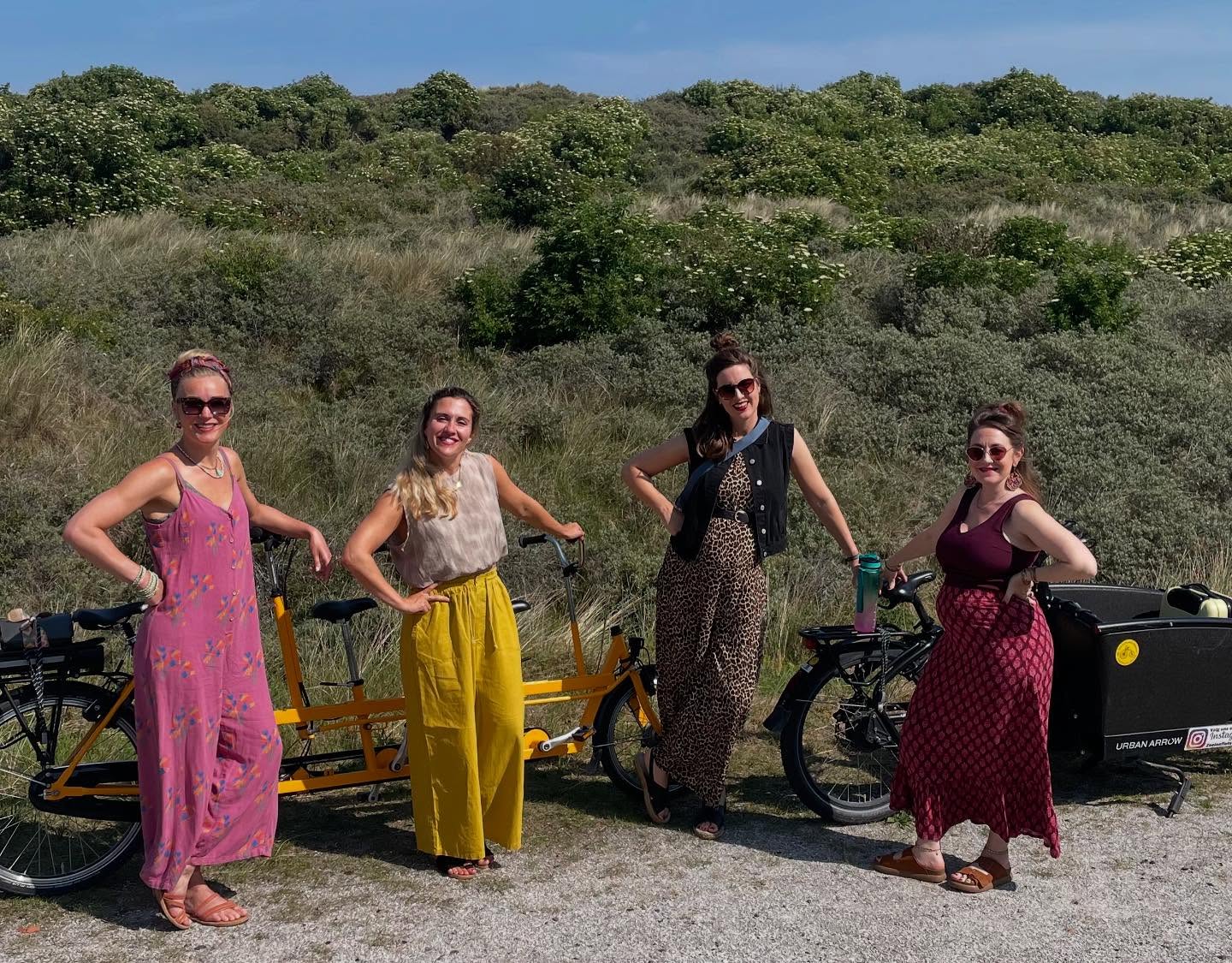 Wij zijn nog enorm aan het nagenieten van @oerolterschelling. Dank aan onze lieve hosts Sjouk en Ton waar wij 4 nachten mochten verblijven en aan @zeelenfiets voor het uitlenen van de fijne fietsen.
En natuurlijk alle lieve mensen die ons op straat hebben aangemoedigd en met aandacht hebben geluisterd. Daarvoor komen we elk jaar weer terug. Tot volgend jaar! 👋🏻♥️