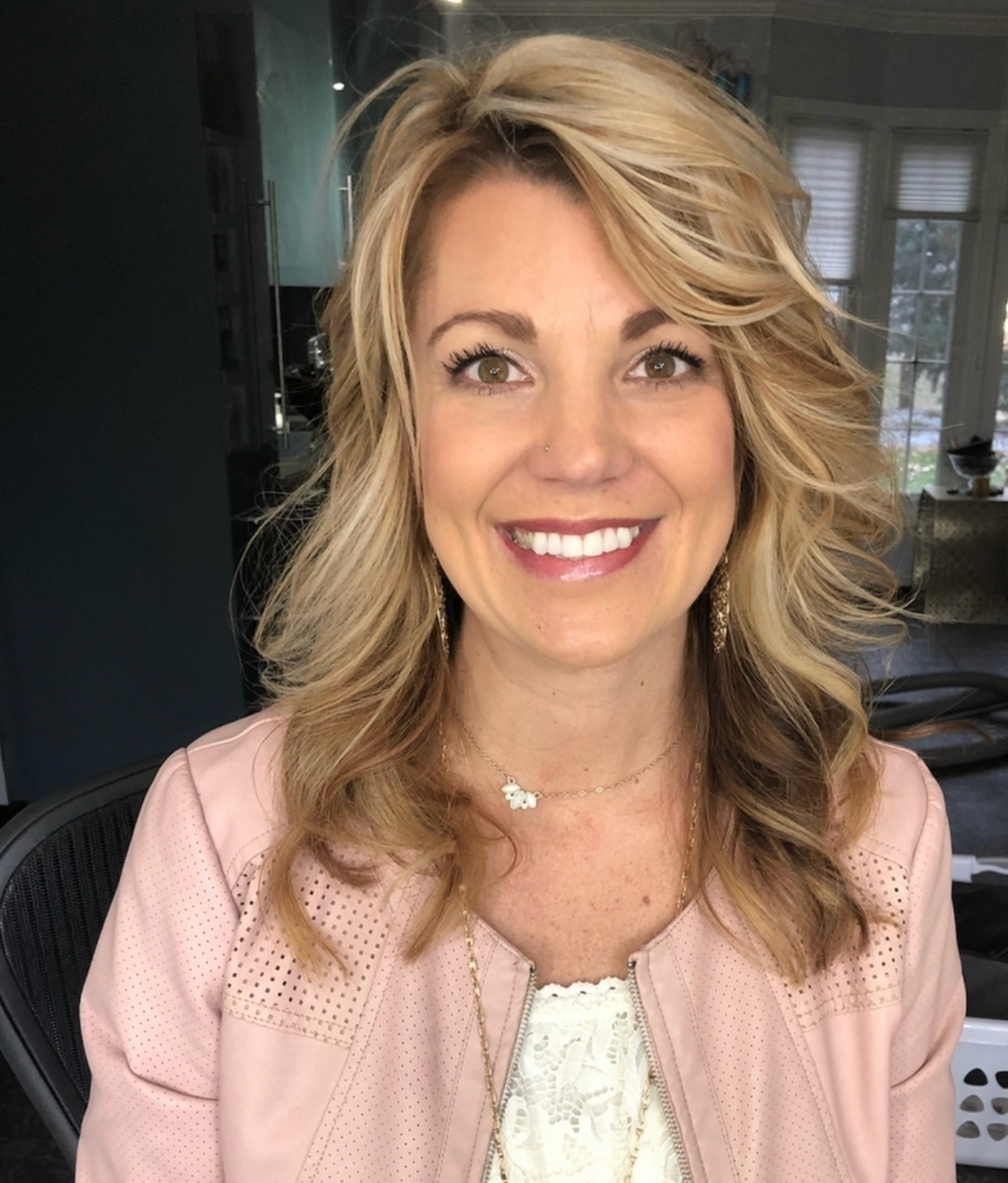 ✨ The full glam experience—because you deserve it.
Whether it’s for a special event, photoshoot, or just a day you want to feel your absolute best, our team is here to bring your beauty vision to life with professional hair and makeup services.
Flawless skin, perfect waves, and confidence that lasts all day—what more could you want? 💄💇♀️